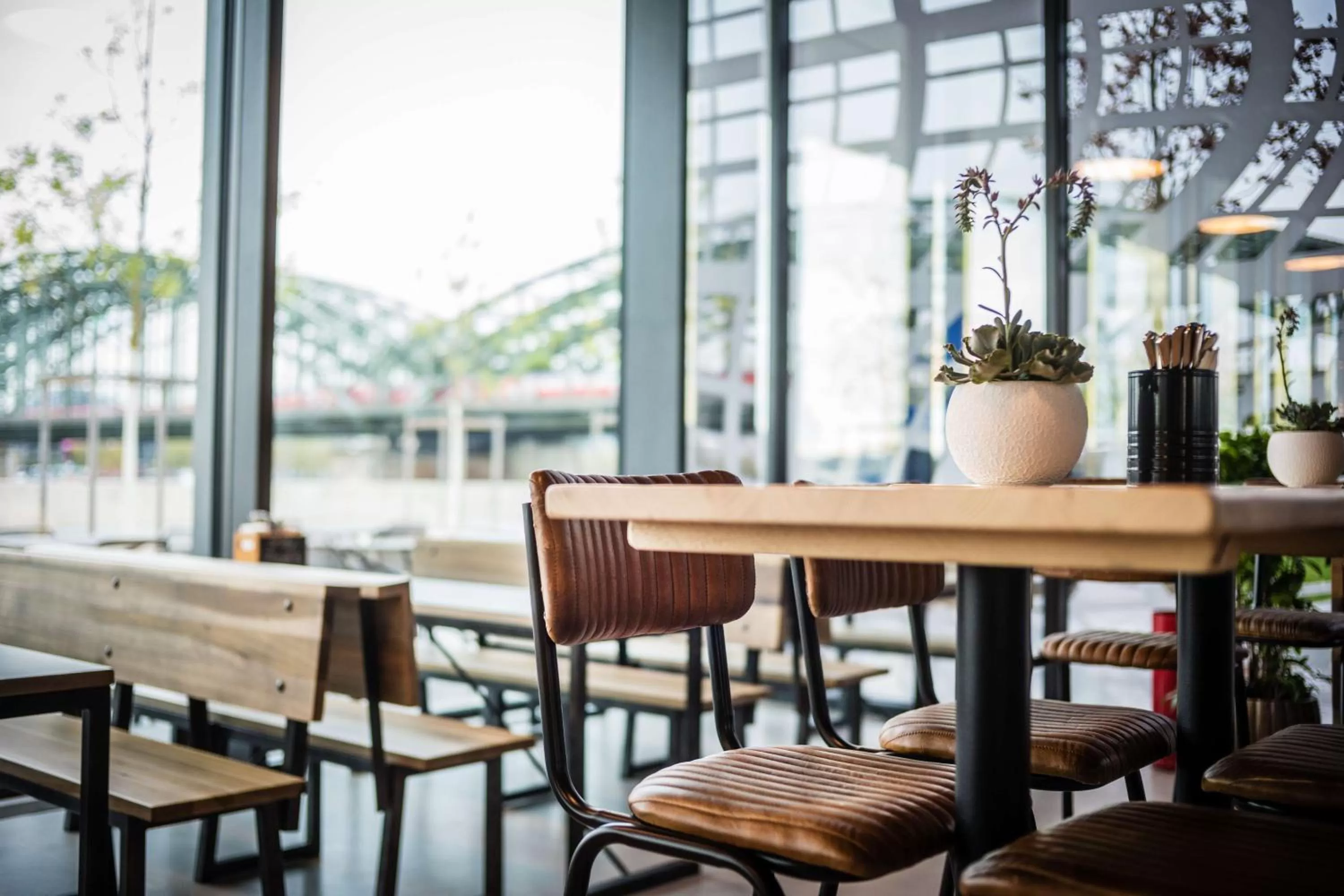 Restaurant/places to eat in Hyatt Regency Köln