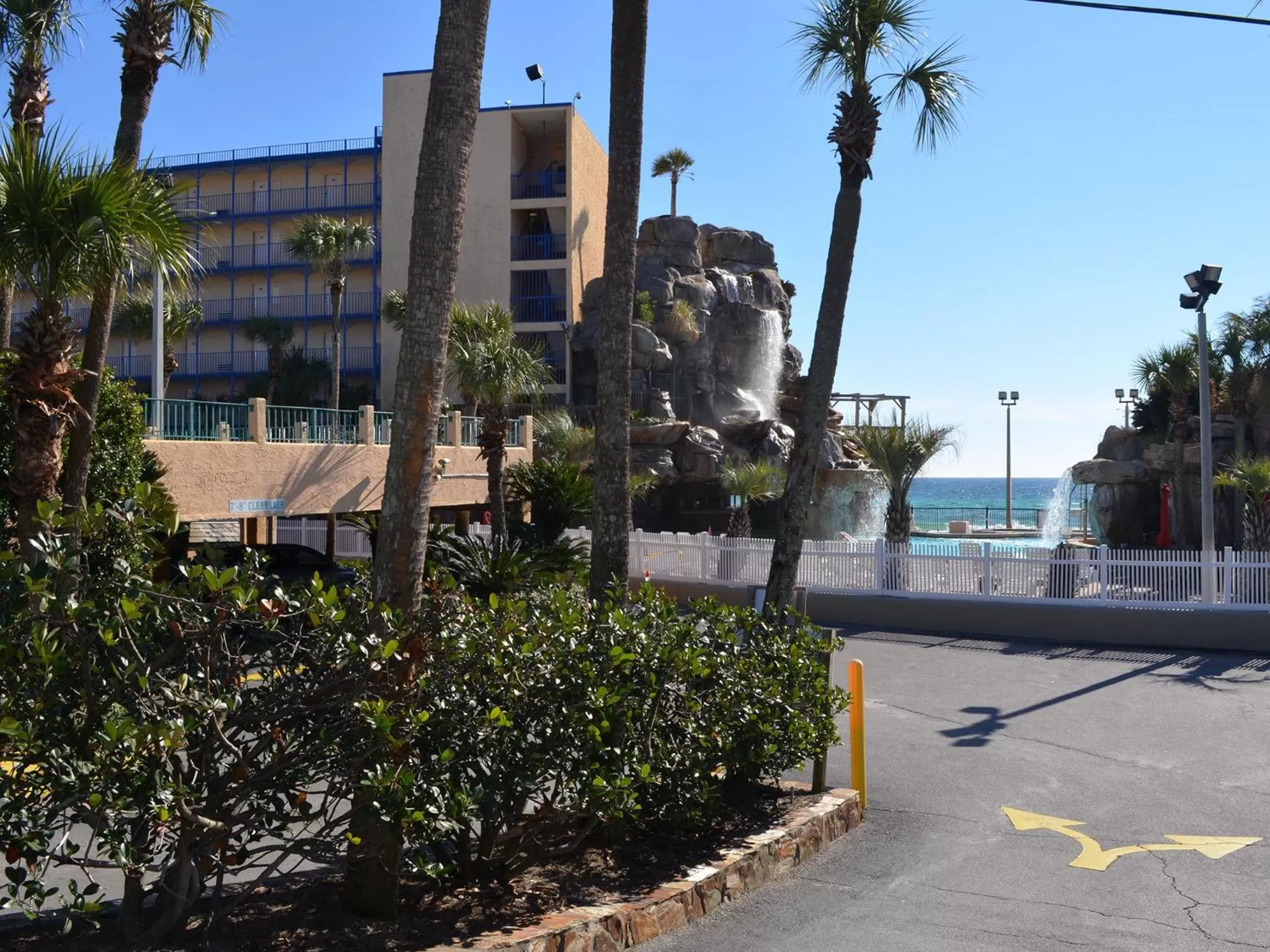 Facade/entrance in Days Inn by Wyndham Panama City Beach Beachfront Resort