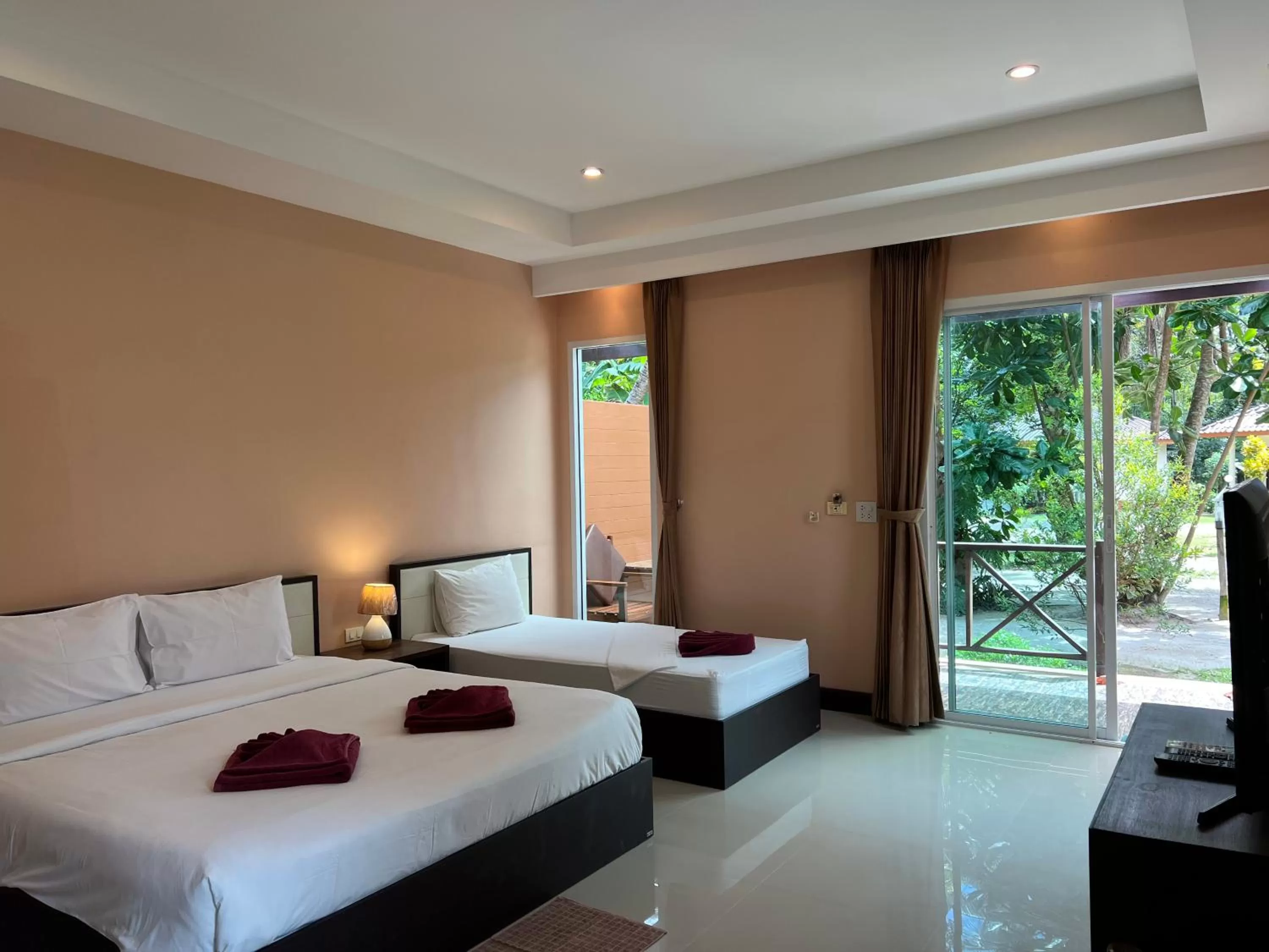 Ao Thong beach Bungalows