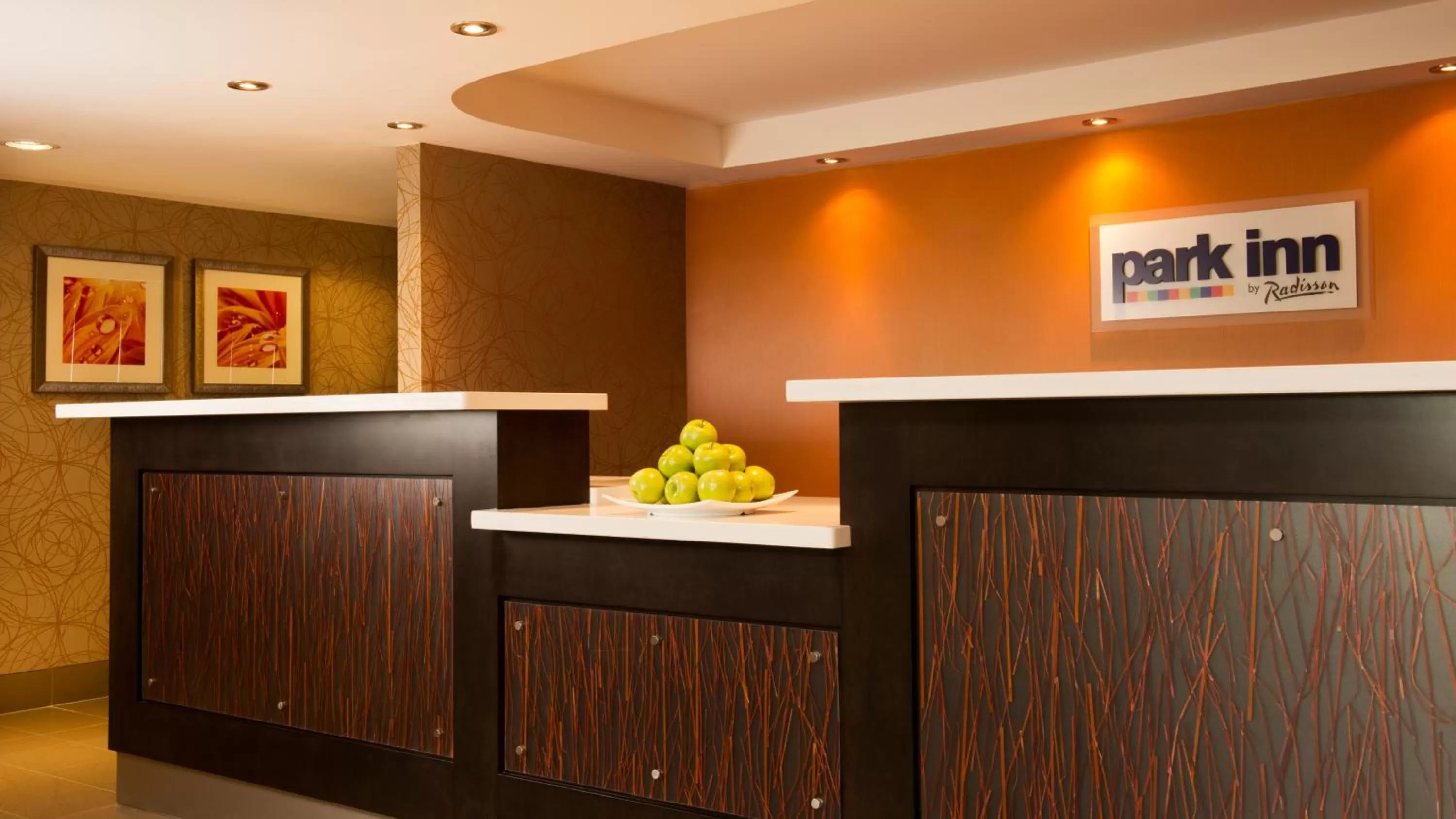 Lobby or reception in Park Inn by Radisson Toronto-Markham