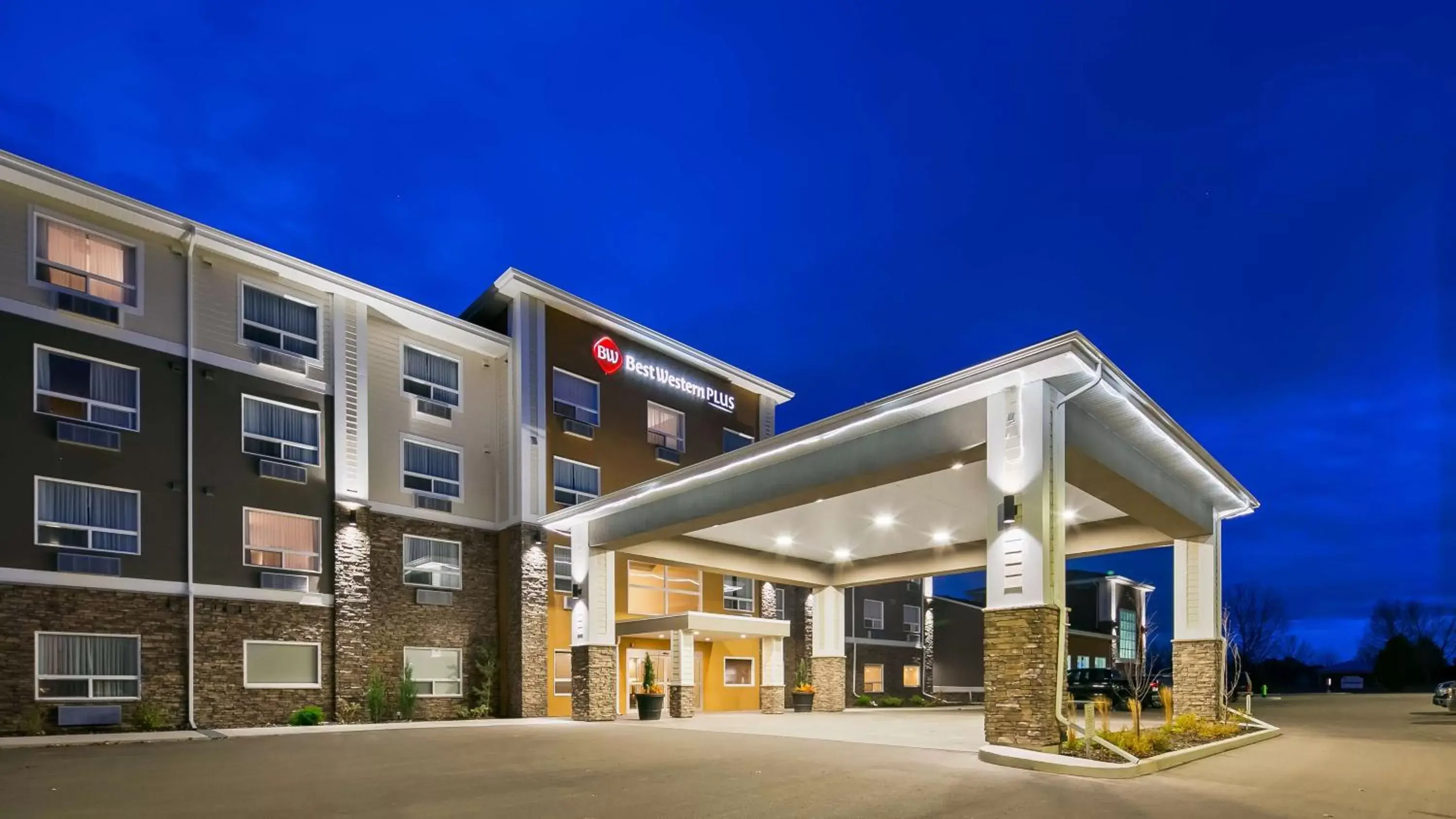 Best Western Plus Lacombe Inn and Suites Best Western Plus Lacombe Inn and Suites