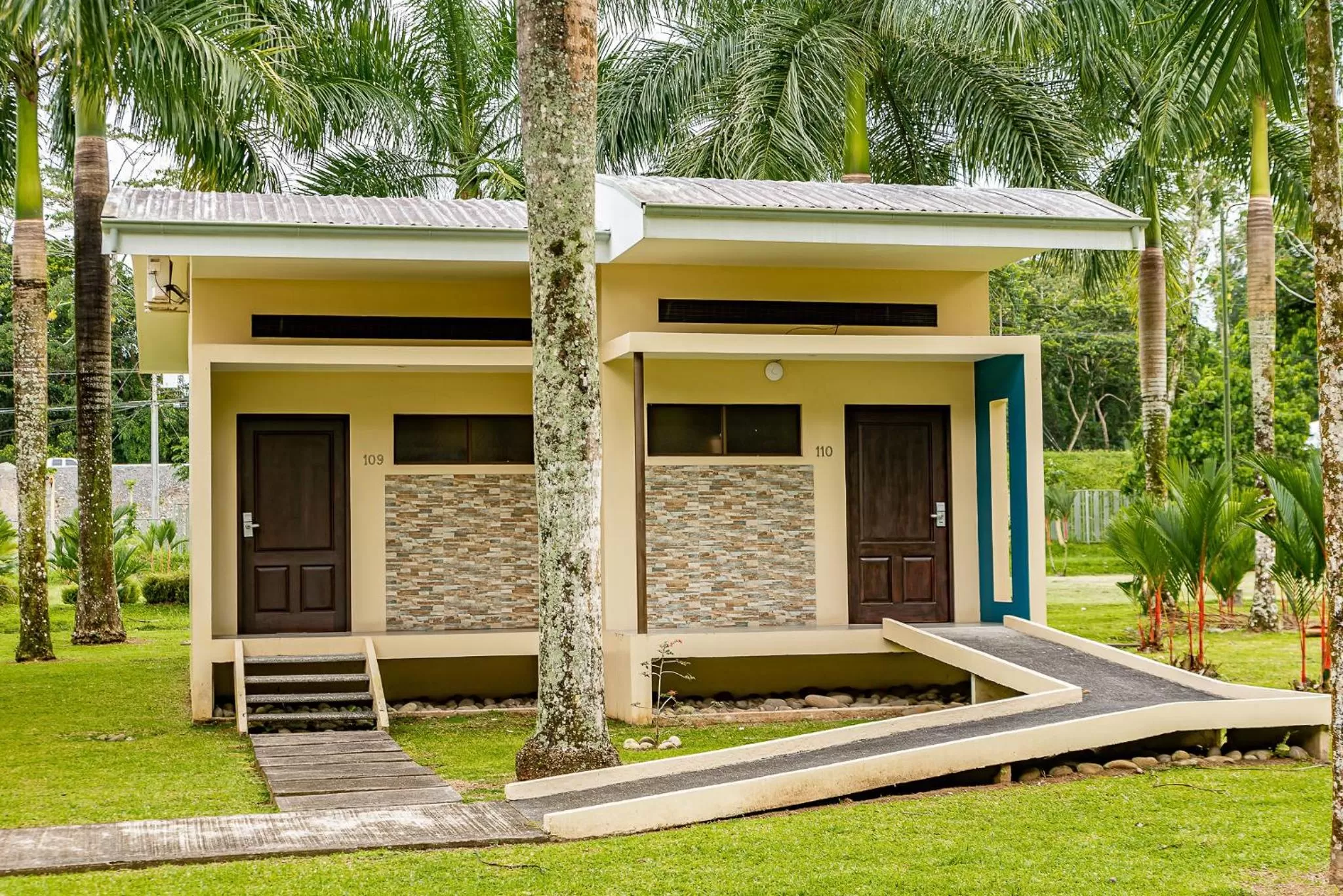 Property building in Hotel Los Rios