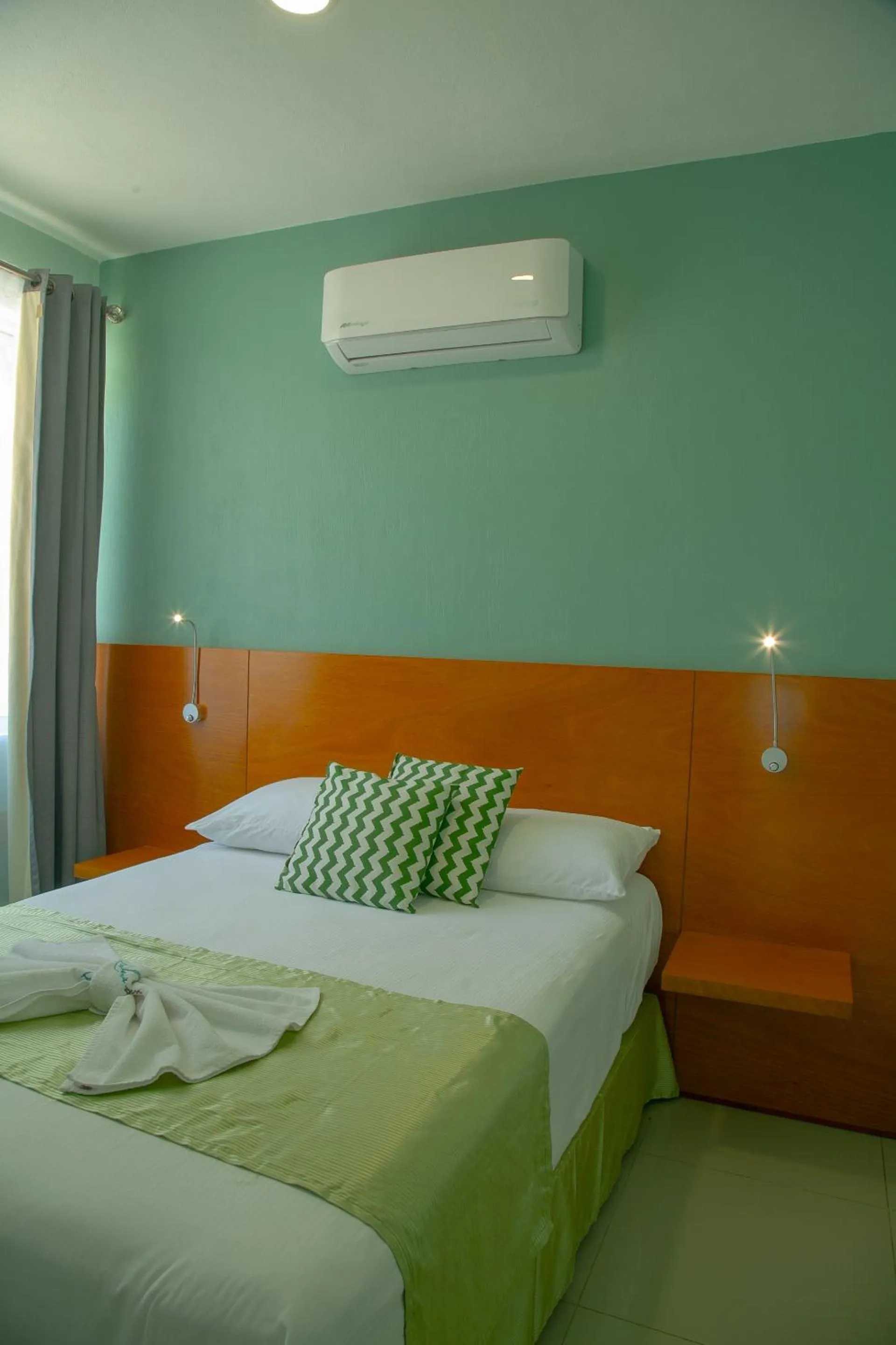 Photo of the whole room, Bed in Relax Inn Suites