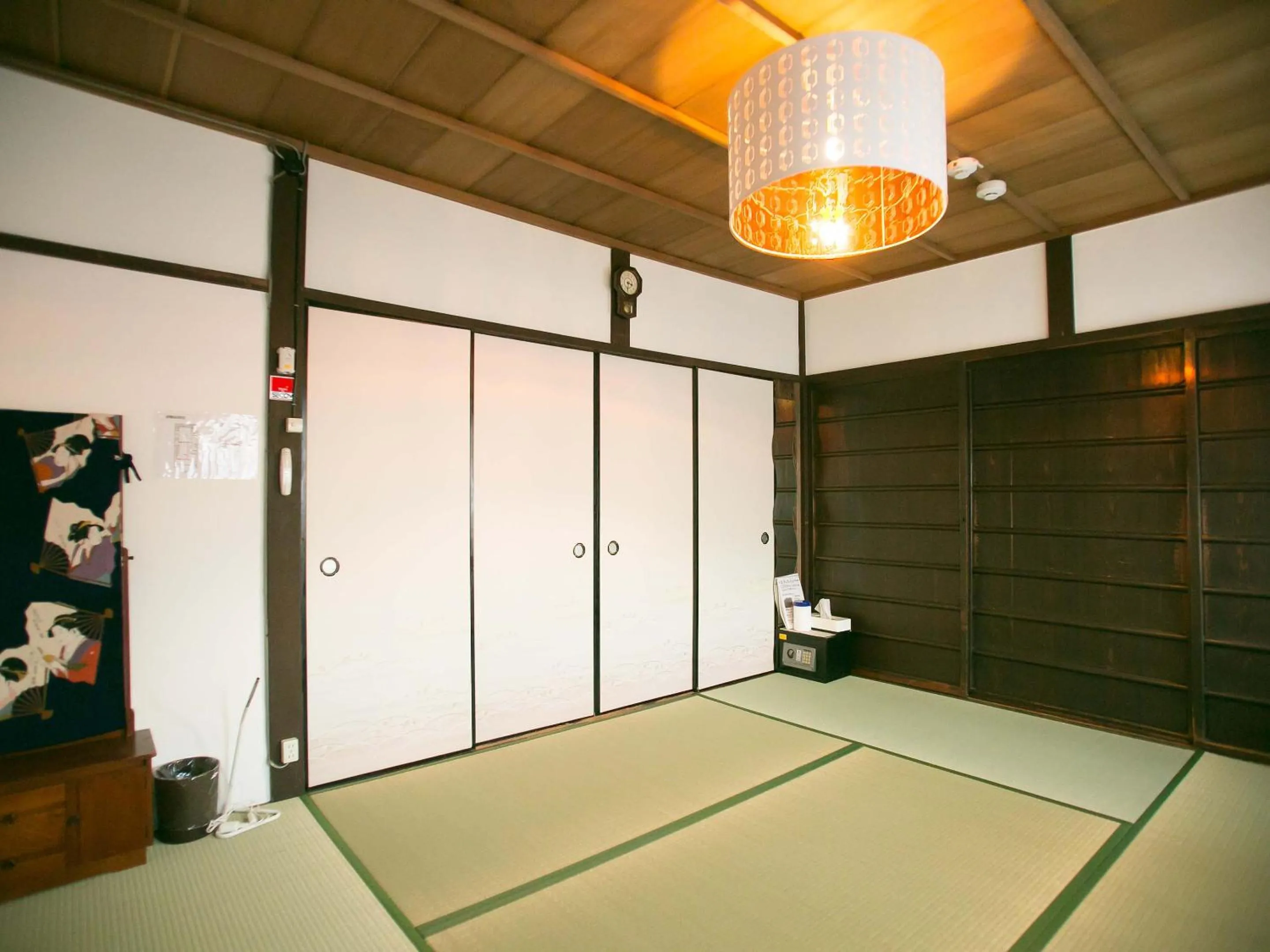 Photo of the whole room in Guesthouse HANA Nishijin