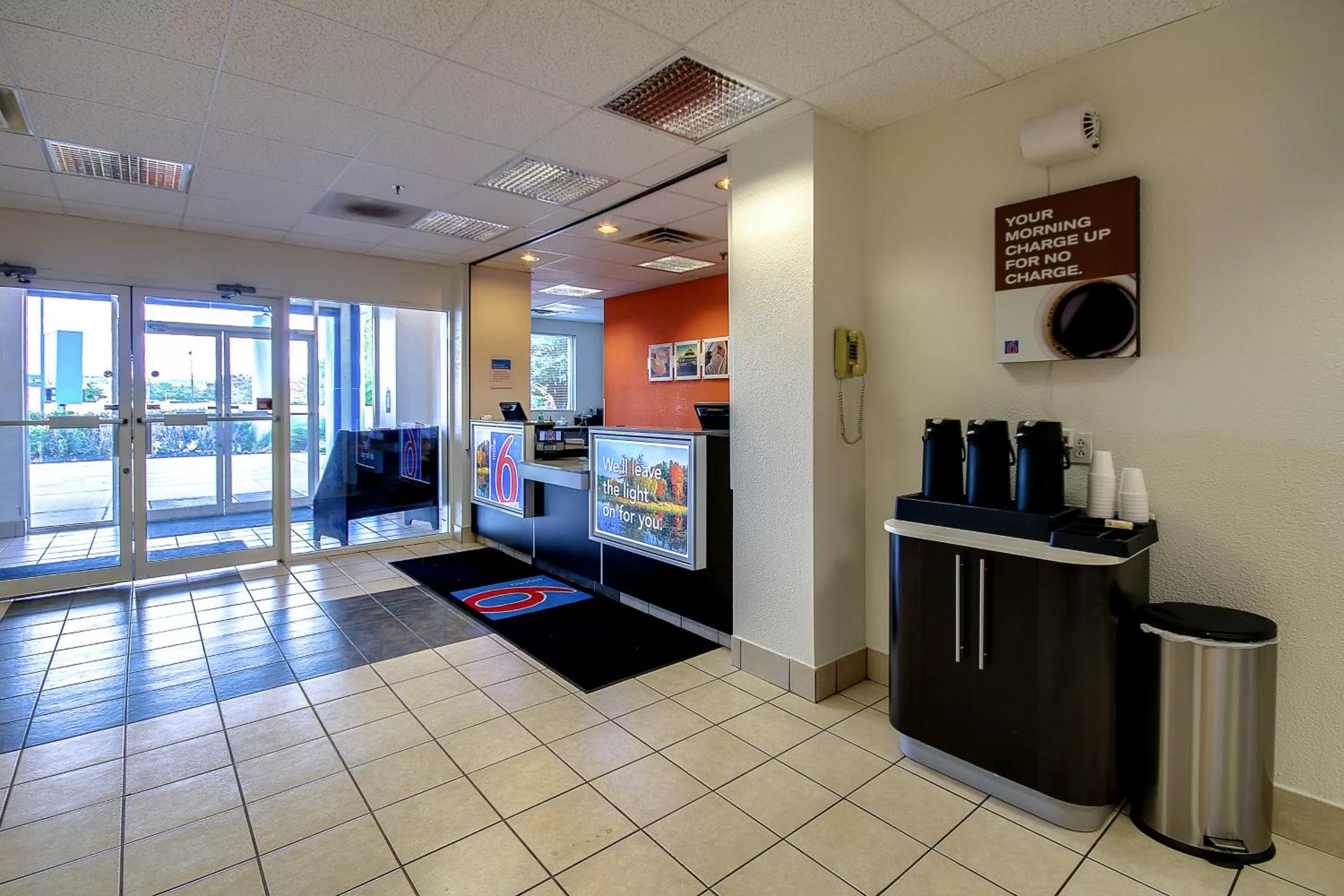 Lobby or reception in Motel 6 King Of Prussia PA