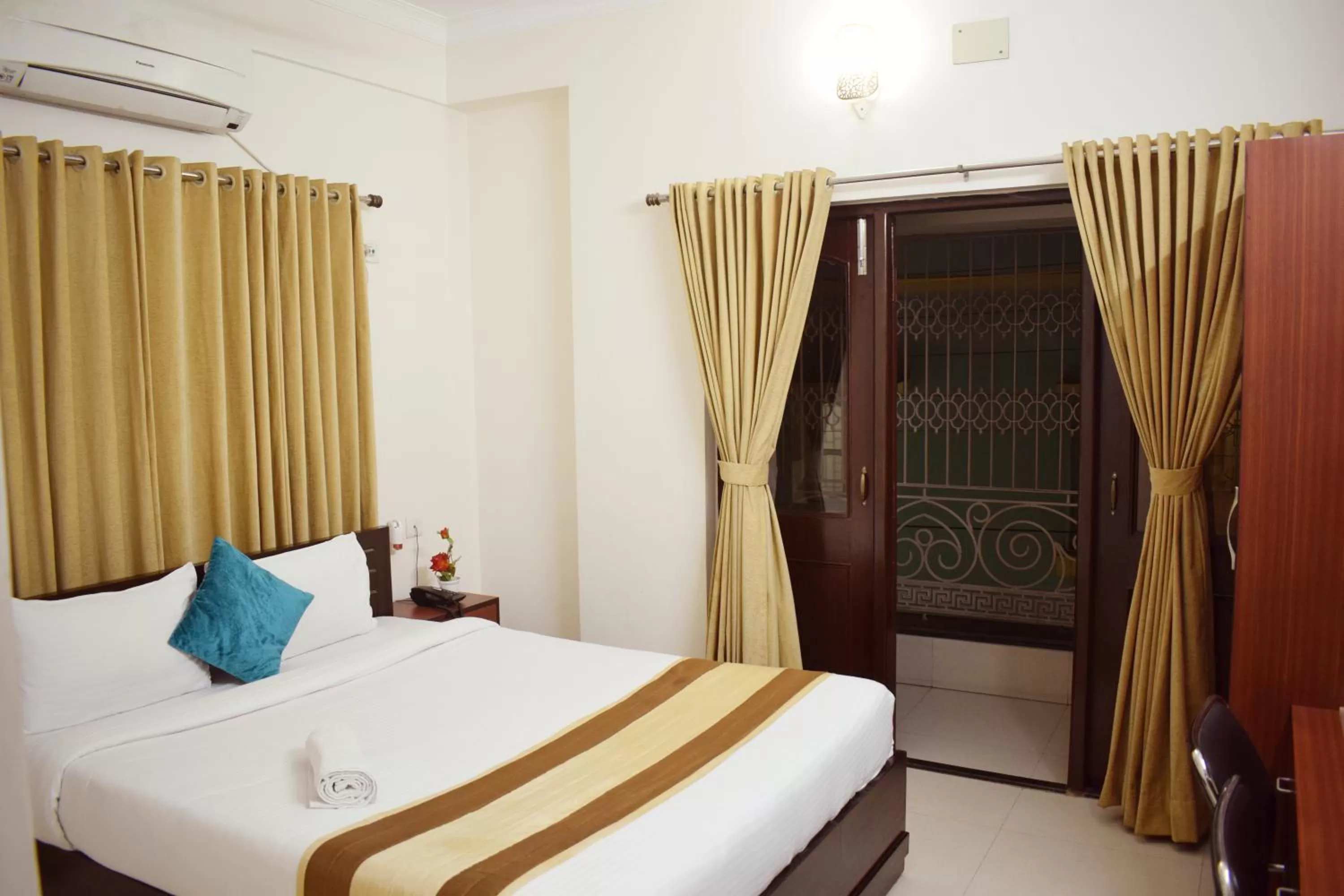 Bedroom, Bed in Krishna Kunja " A Quiet & Peaceful Stay "