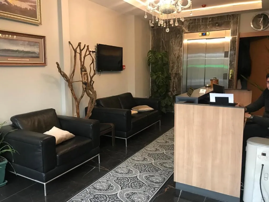 Lobby or reception in Historial Hotel