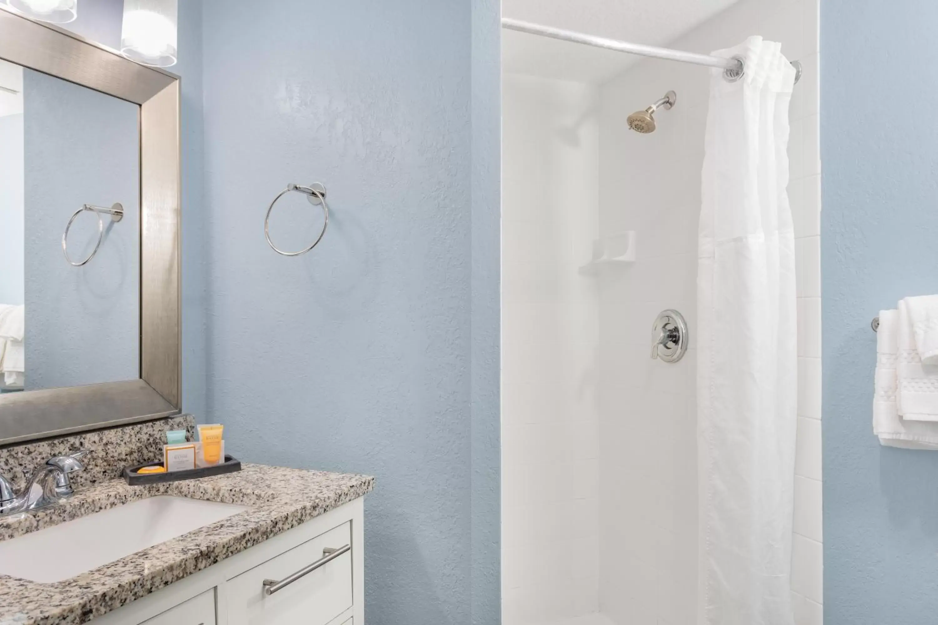 1 King Bed and 1 Queen Bed, Two-Bedroom, Oceanfront, Non-Smoking in Coconut Palms Beach Resort II 1 King Bed and 1 Queen Bed, Two-Bedroom, Oceanfront, Non-Smoking in Coconut Palms Beach Resort II