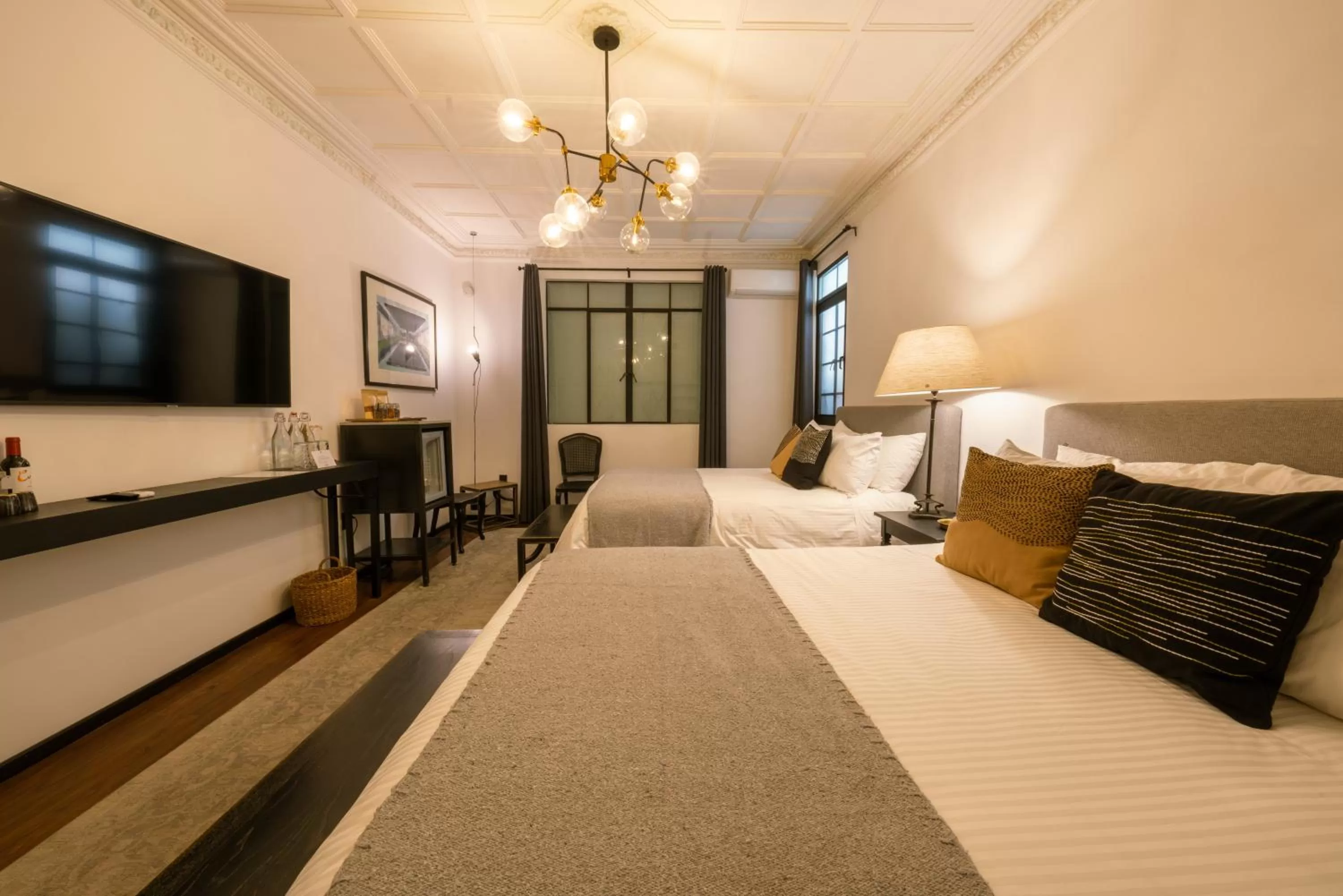 Photo of the whole room, Bed in Orchid House Mexico City