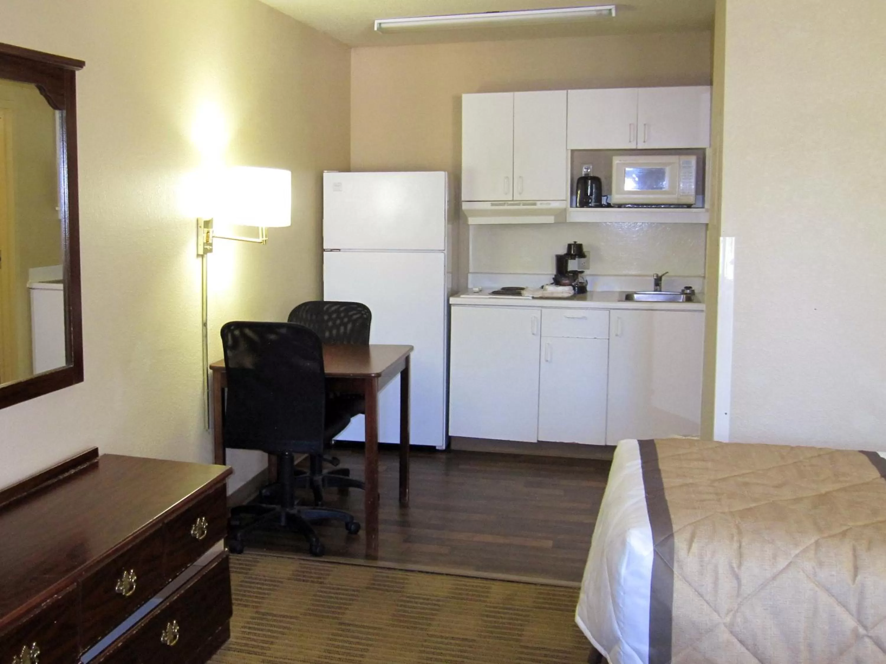 Bed in Extended Stay America Select Suites - Denver - Lakewood South