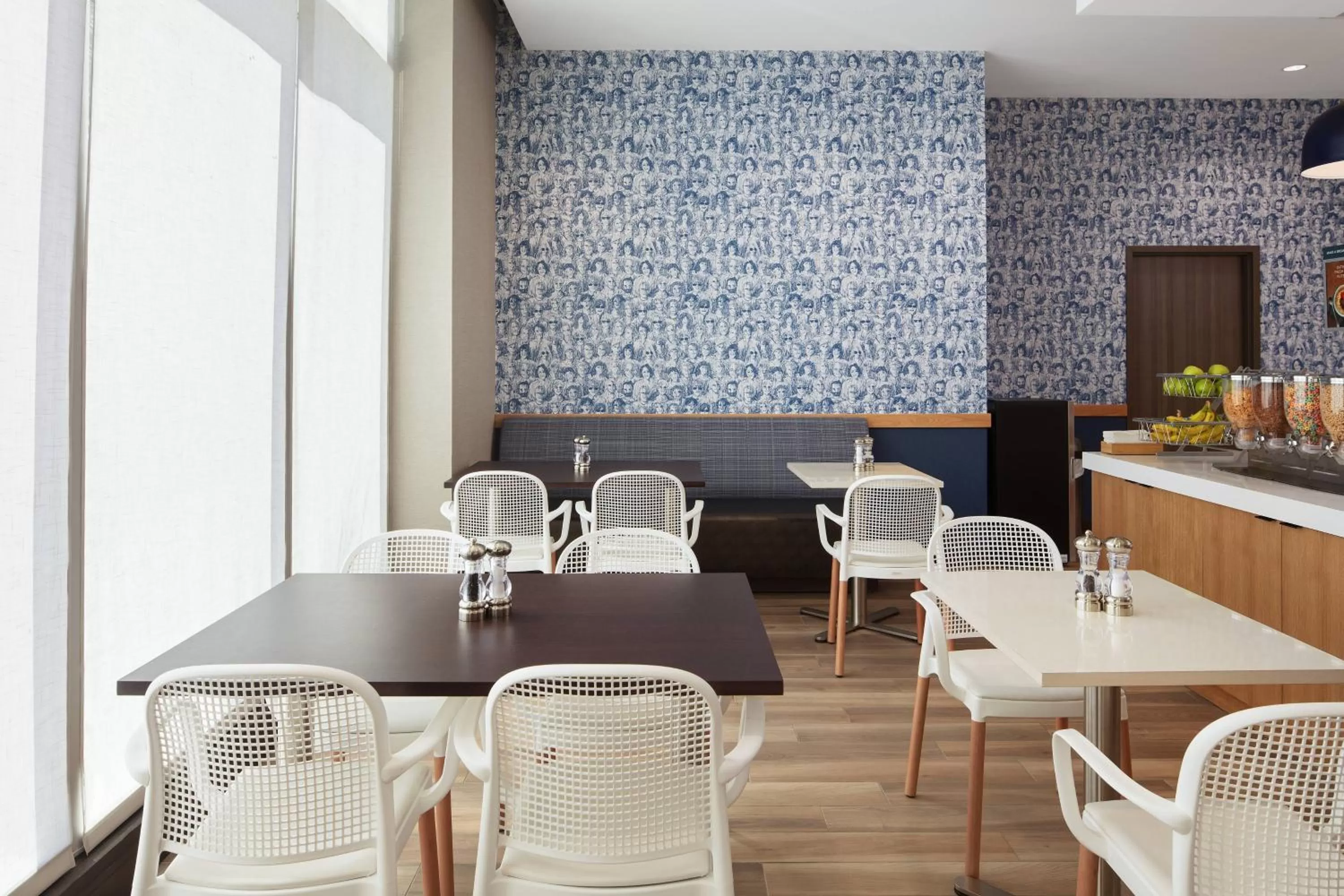 Breakfast in TownePlace Suites by Marriott New Orleans Downtown/Canal Street