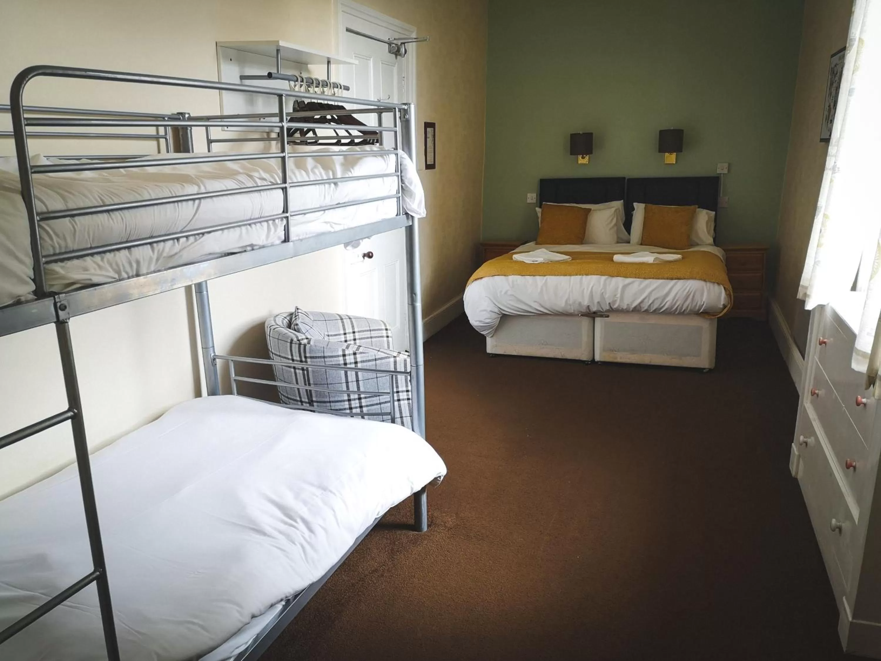 Bed in George and Abbotsford