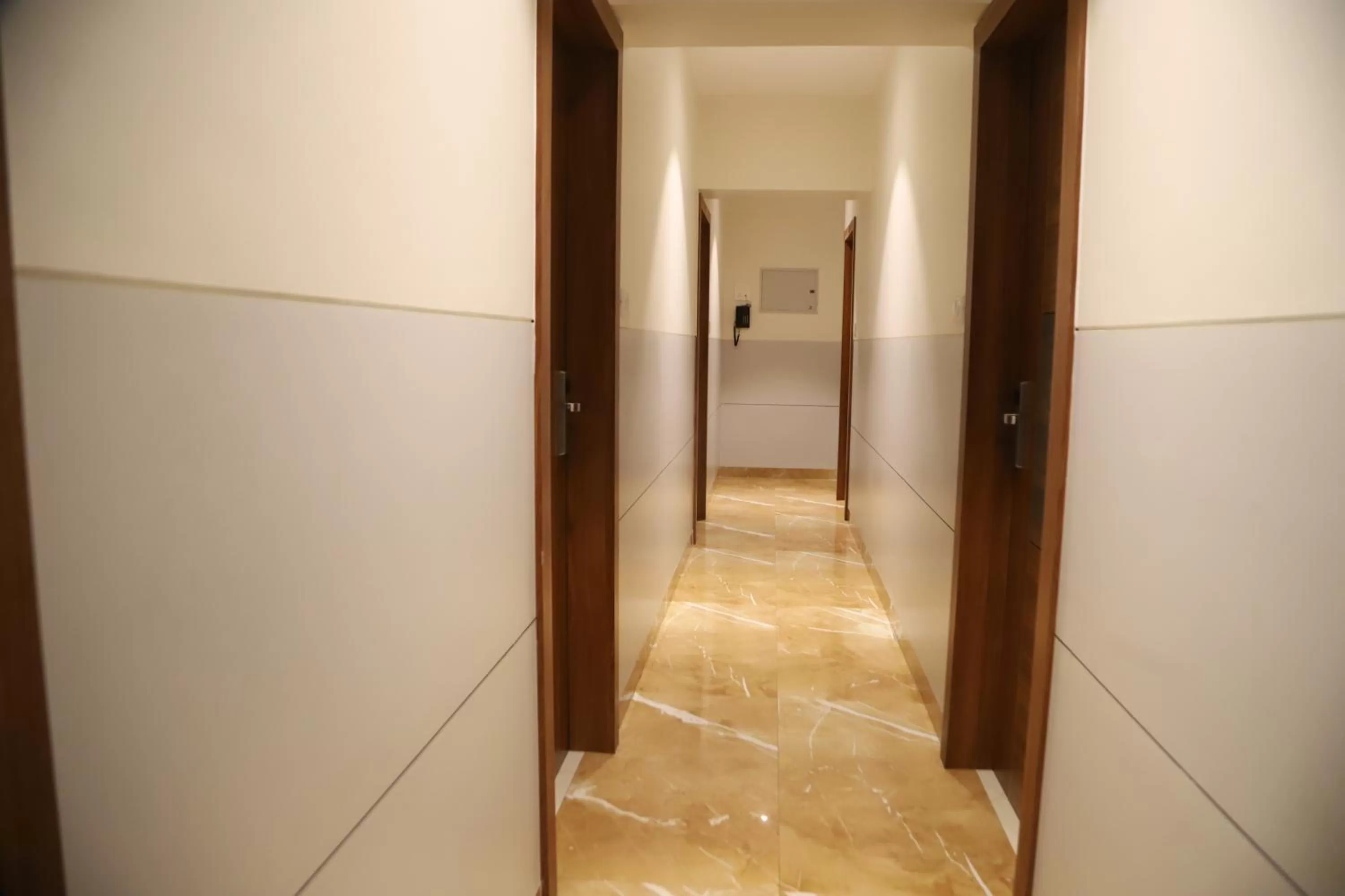 Lobby or reception, Bathroom in Maple Inn