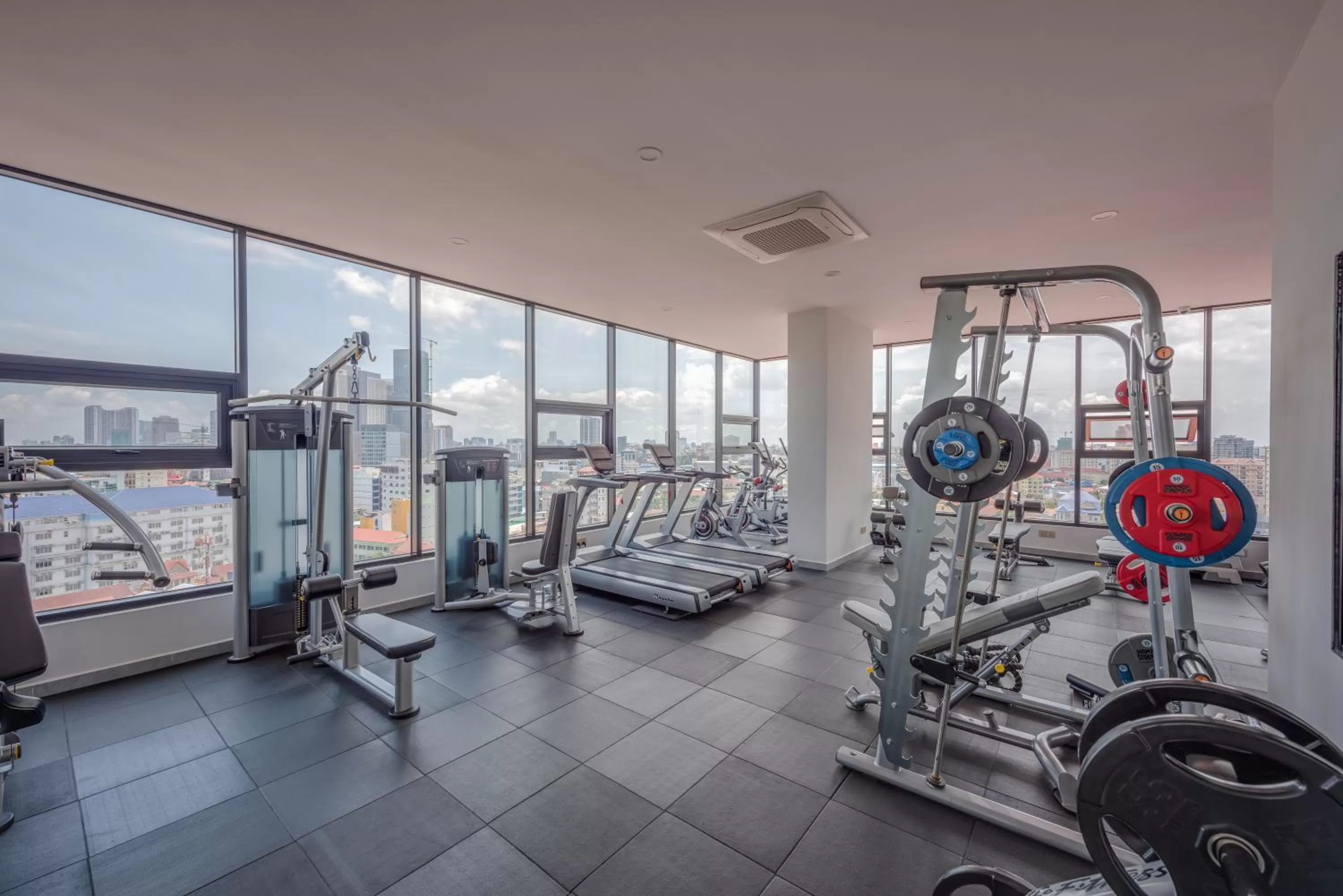 Fitness centre/facilities in AMATA Residence
