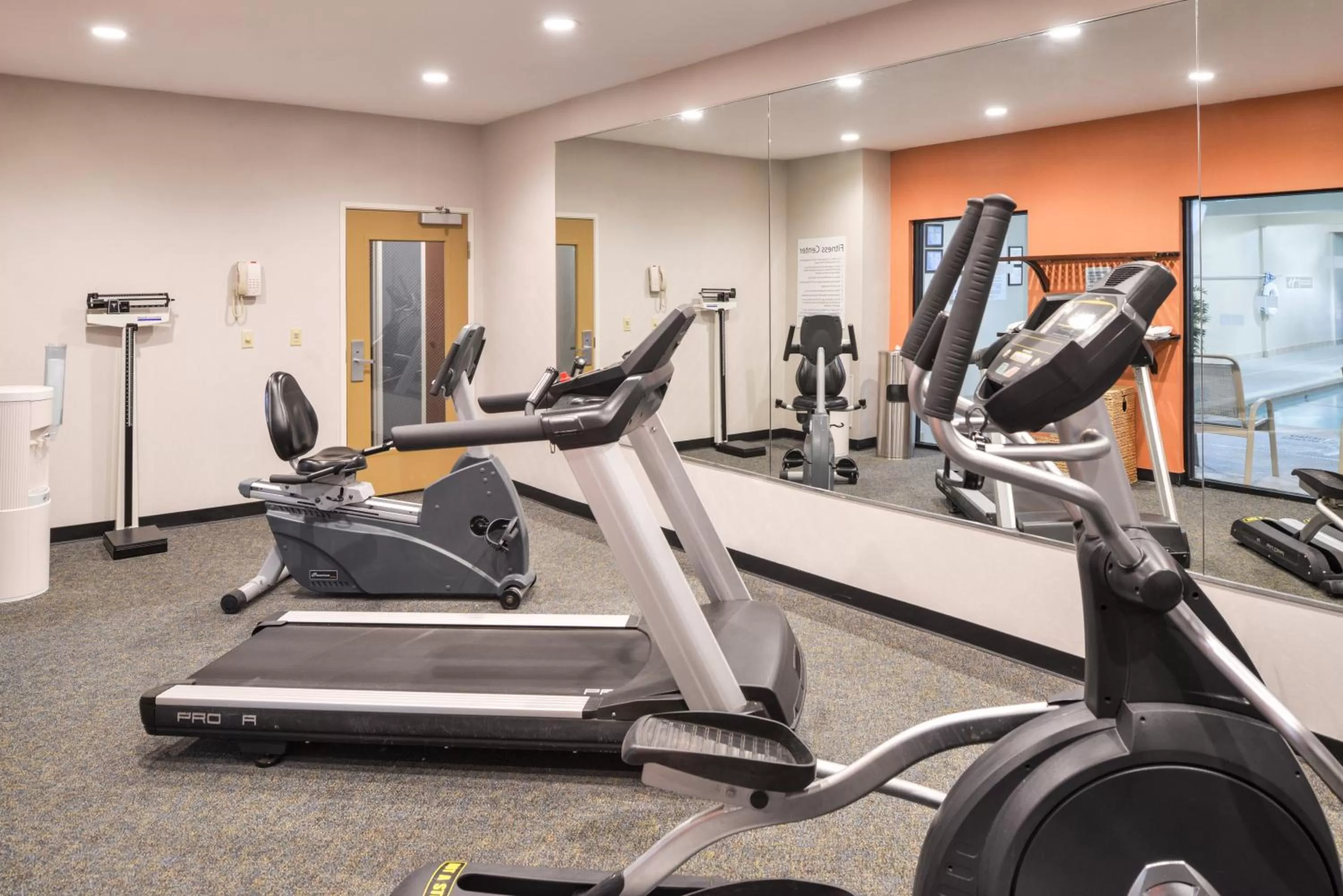 Spa and wellness centre/facilities in Holiday Inn Express Hotel & Suites Clifton Park by IHG