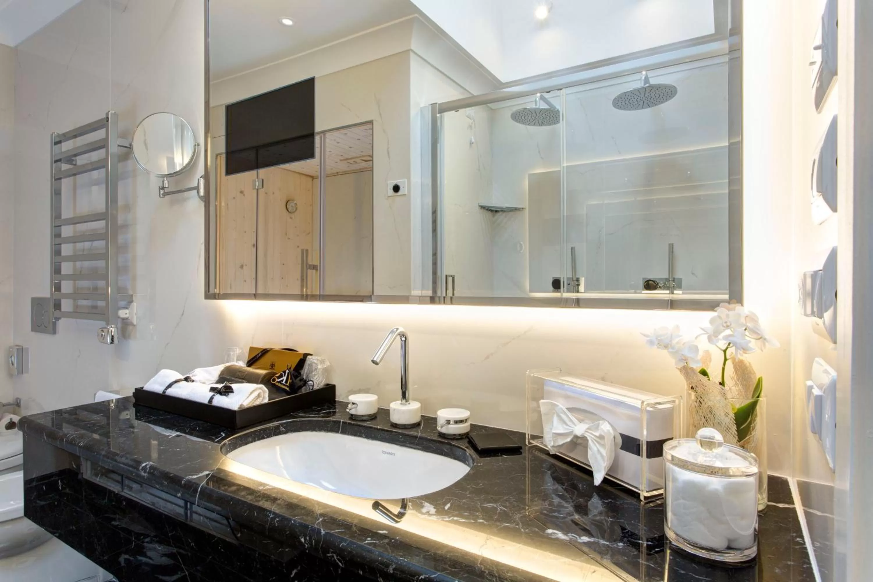 Shower in Elizabeth Unique Hotel | a Member of Design Hotels™