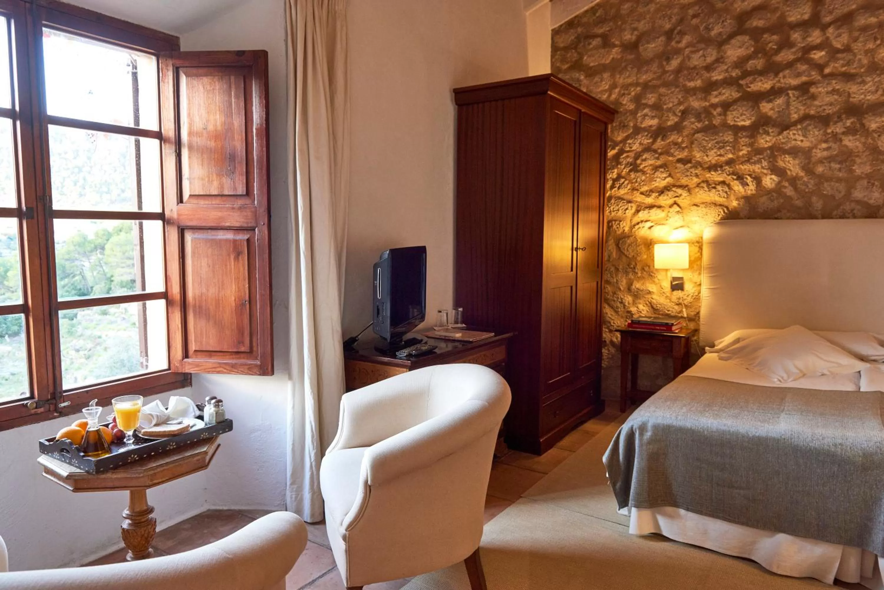 Bedroom, Bed in Mirabó de Valldemossa