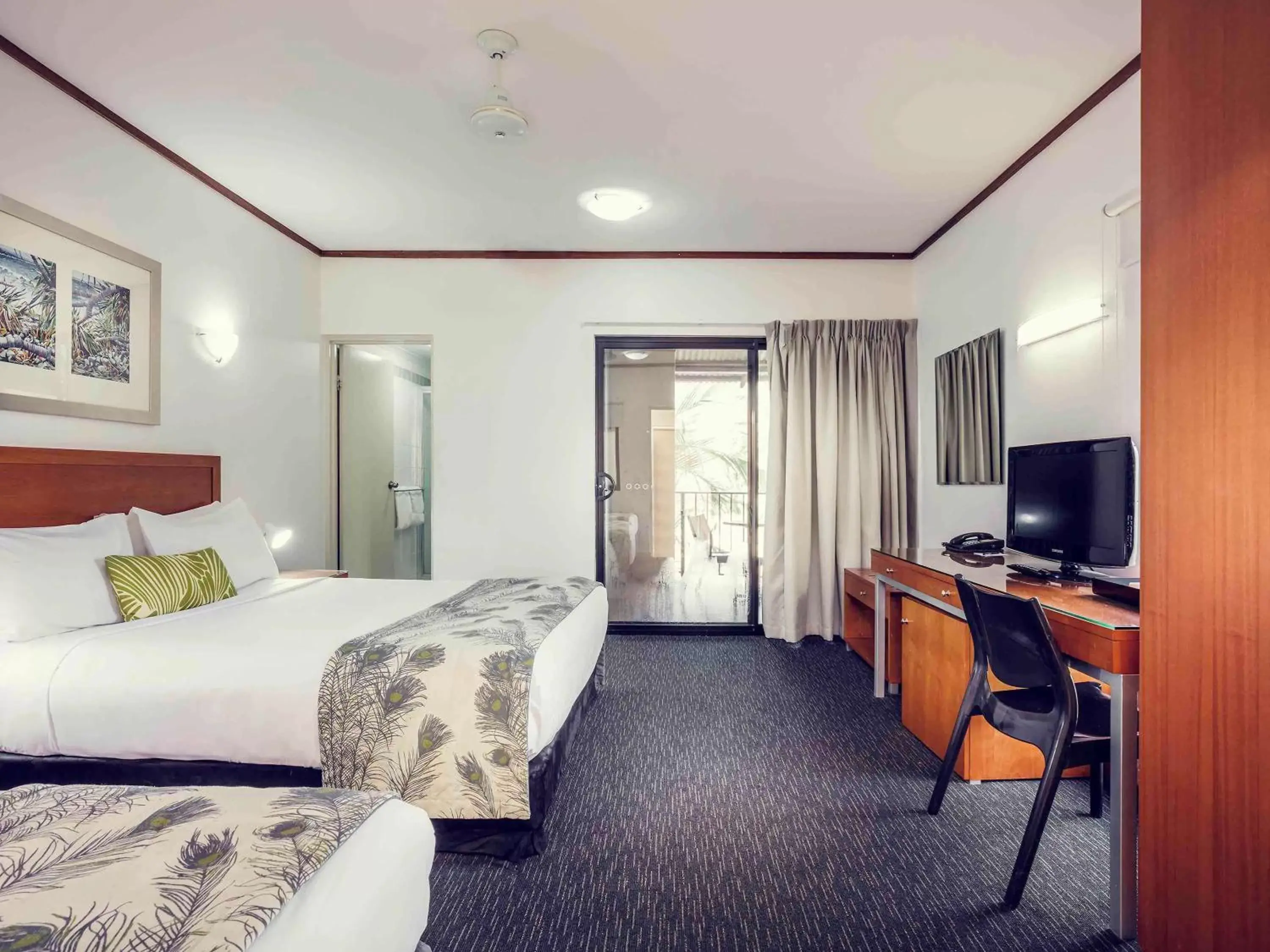 Superior Room with One Queen and One Single Bed in Mercure Darwin Airport Resort Superior Room with One Queen and One Single Bed in Mercure Darwin Airport Resort
