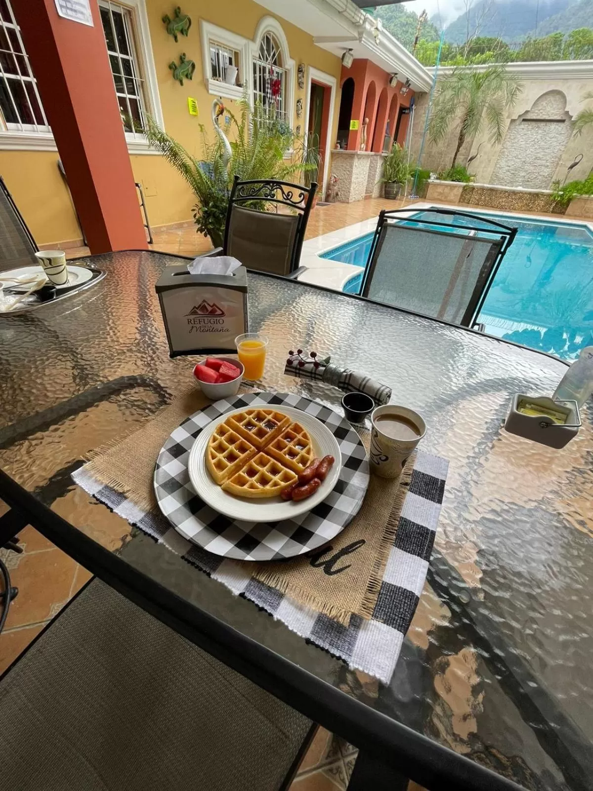 Pool View in Refugio de la Montaña B&B