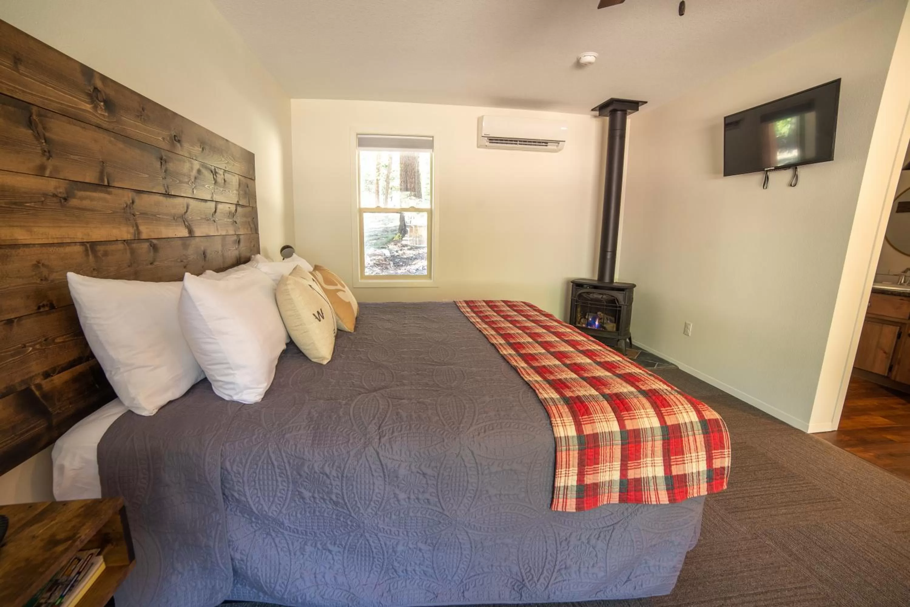 Bed in Eagle Cap Chalets