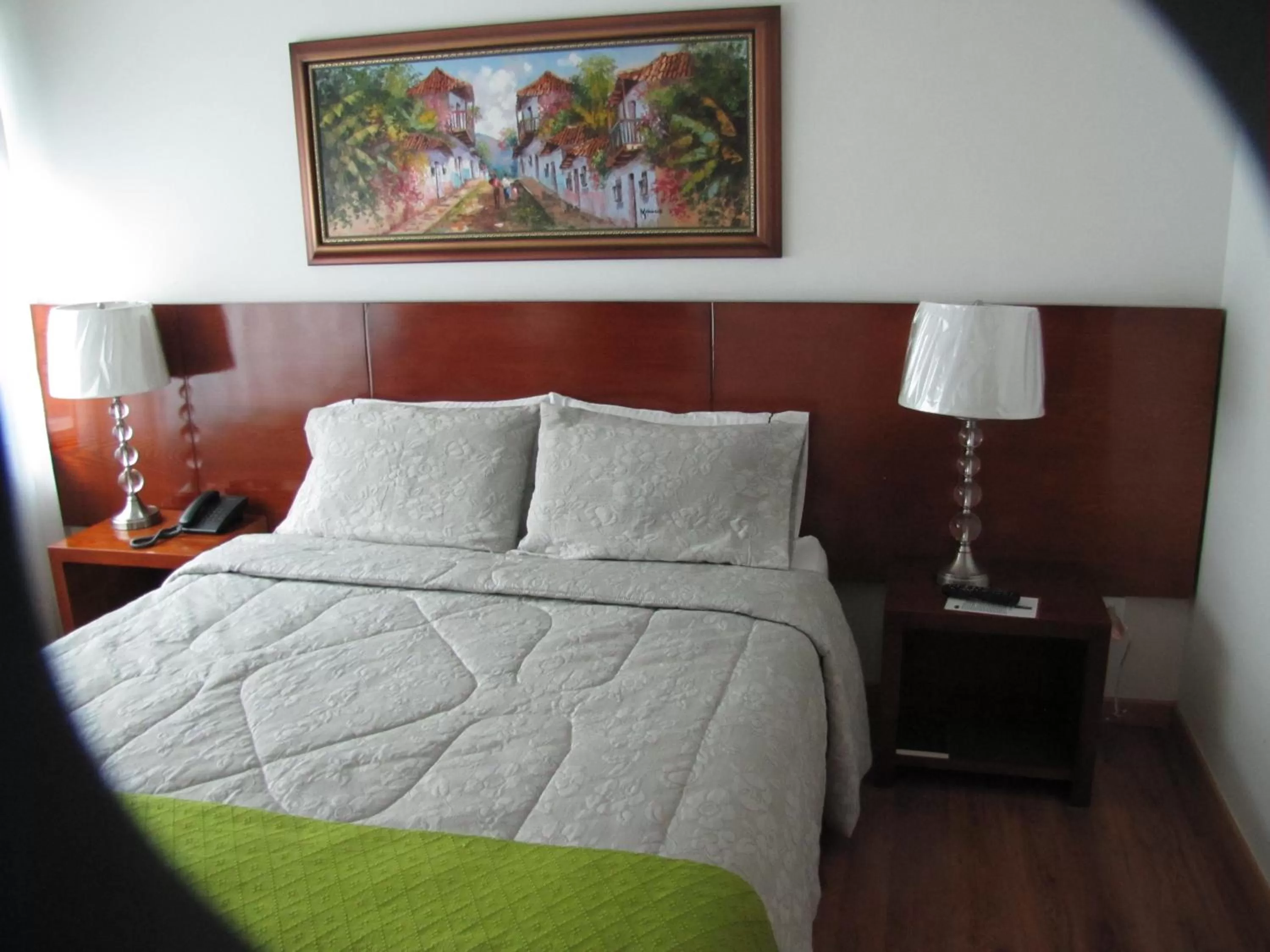 Photo of the whole room, Bed in Hotel Casa Mahanaim Colferias, Bogotá
