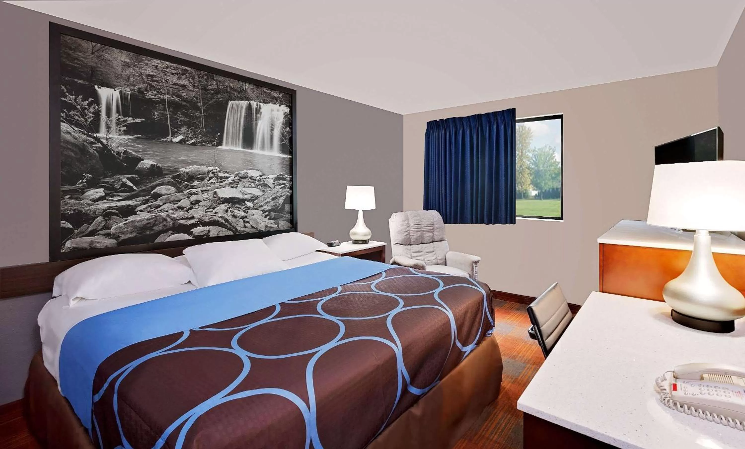 Photo of the whole room, Bed in Super 8 by Wyndham Fayetteville