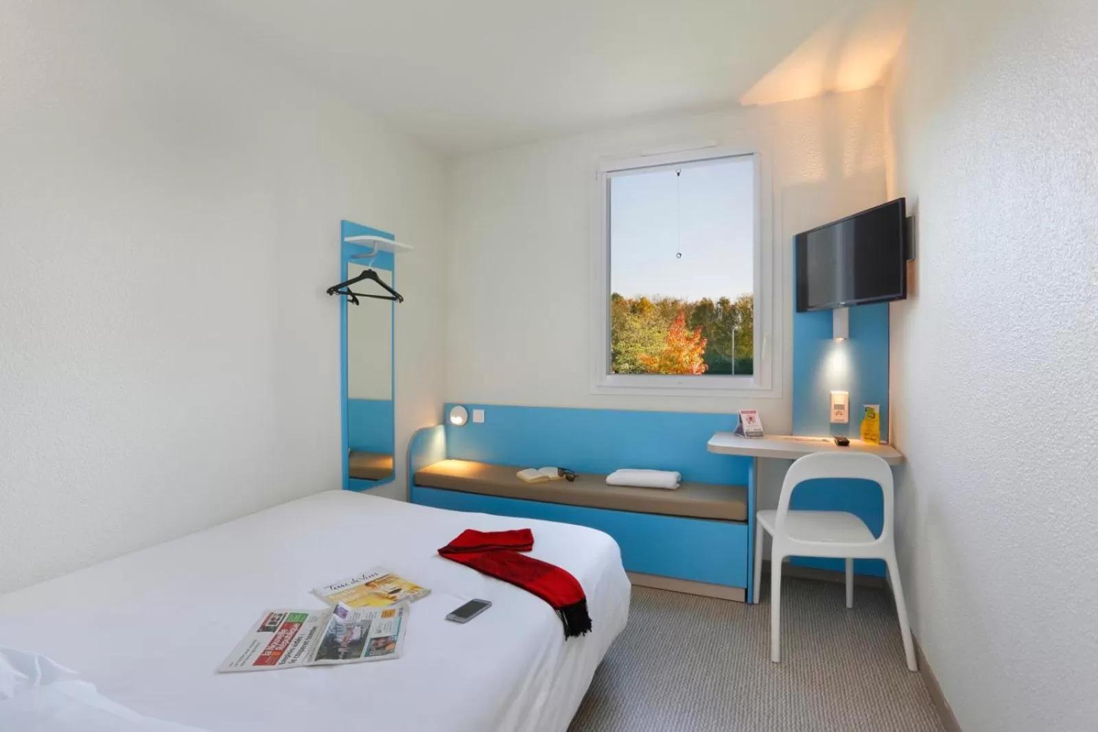 Bed in First Inn Hotel Paris Sud Les Ulis