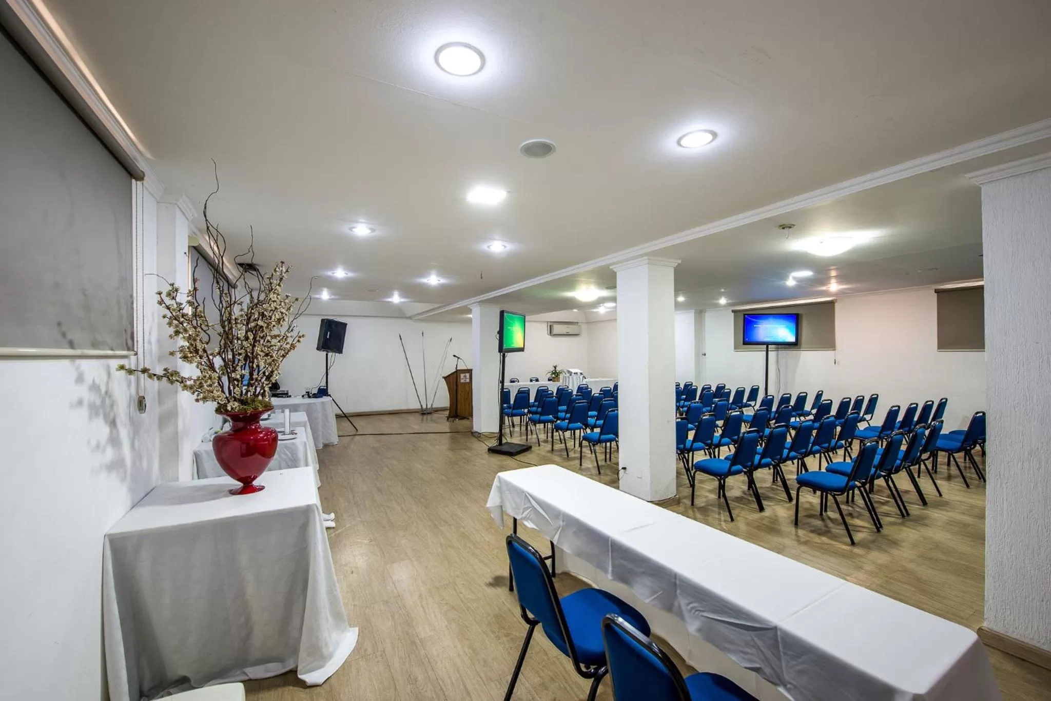 Business facilities in Hotel Metropolitano