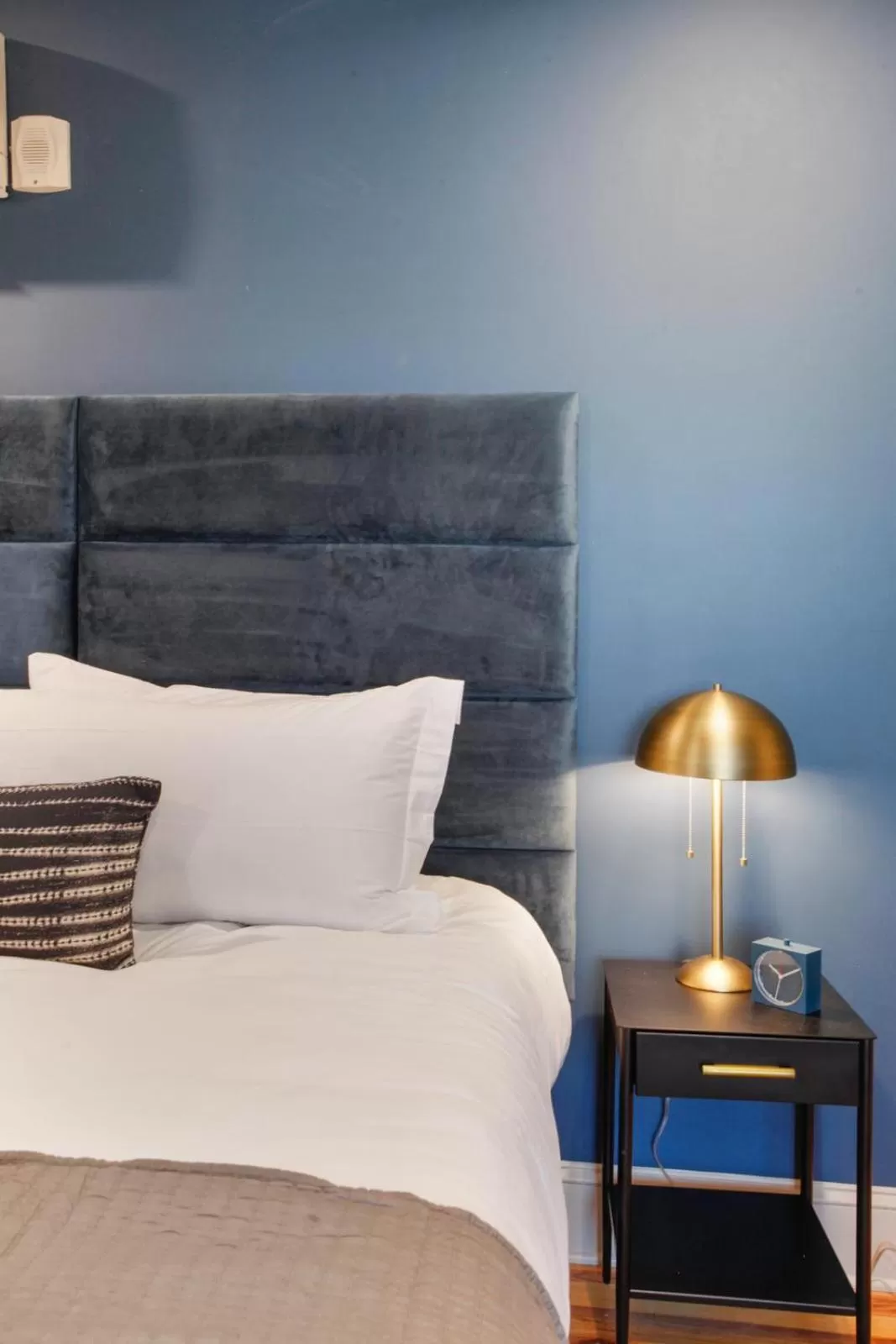 Bed in The Present Hotel