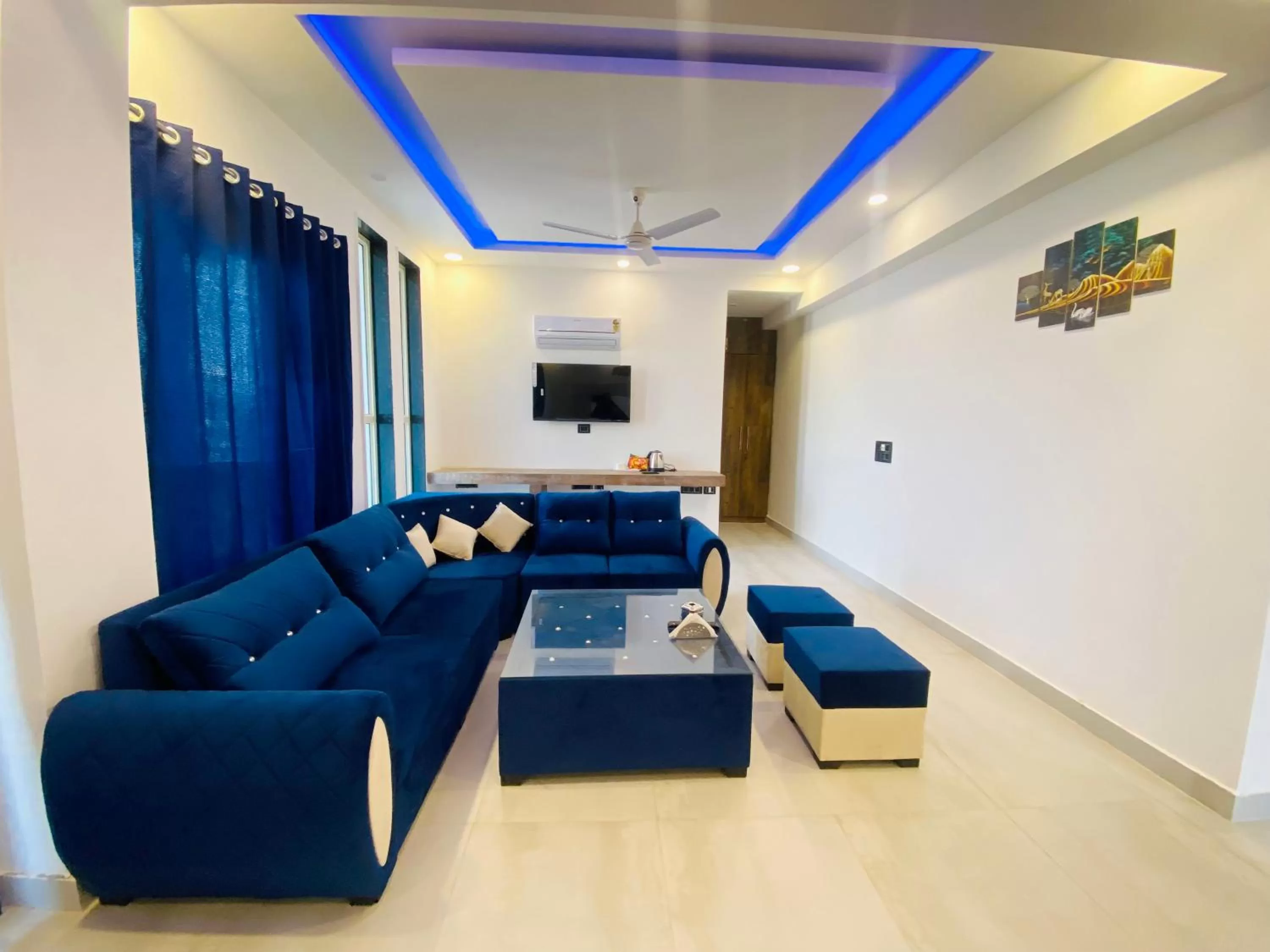 Bedroom, Seating Area in The Metro Stay By F9 Hotels-Near Sector 18 Metro Station Noida