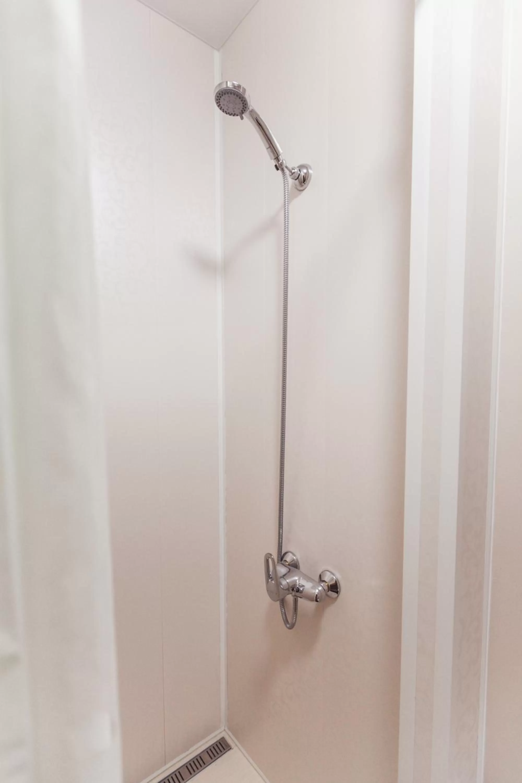 Shower in Apartments near Deribasovskaya