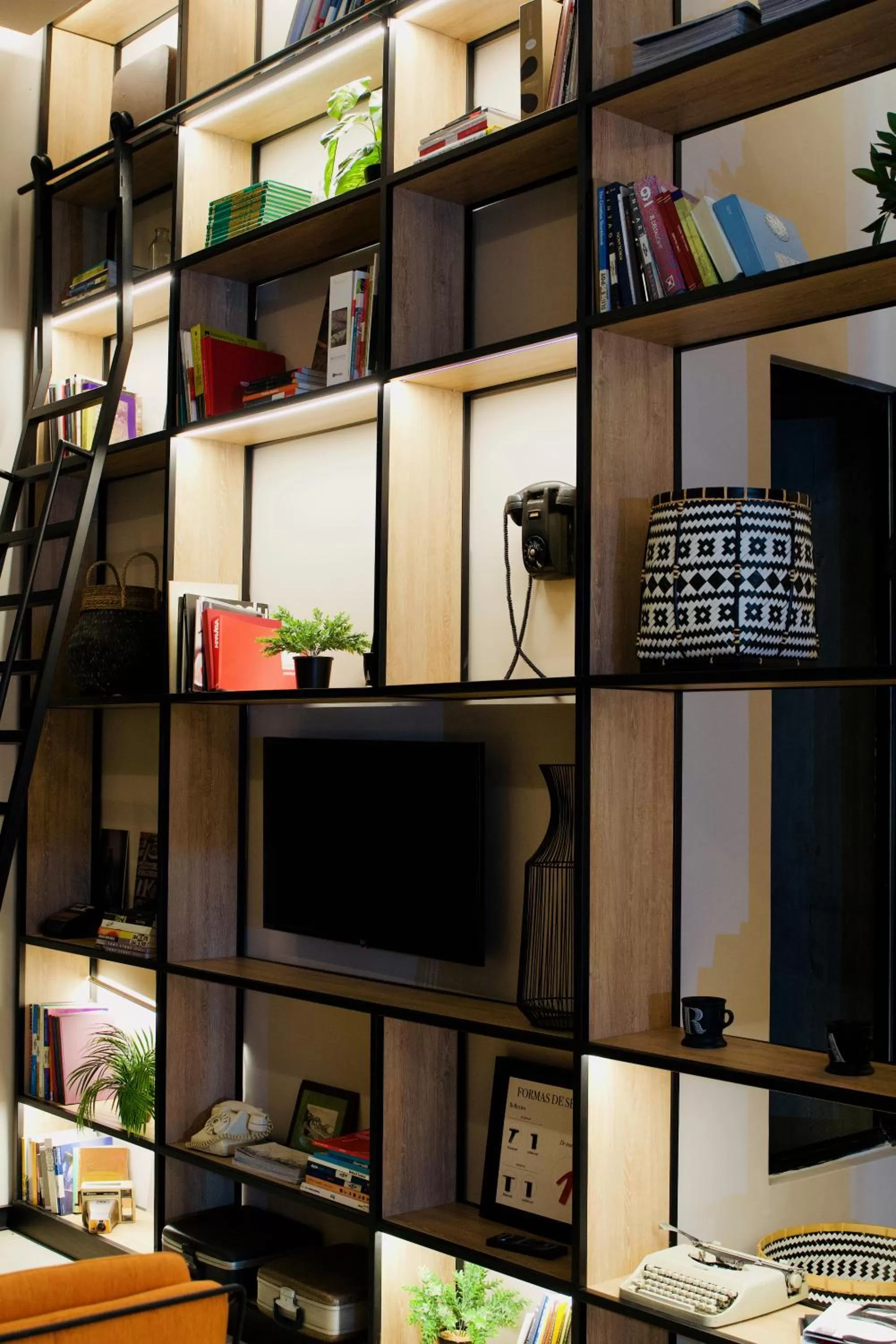 Library in Lettera Hotel