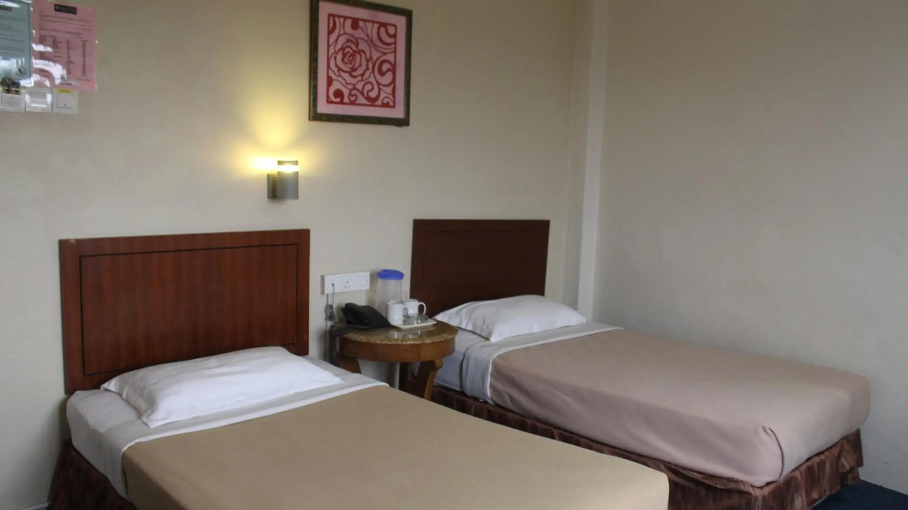 Standard Twin Room in Floral Hotel Standard Twin Room in Floral Hotel