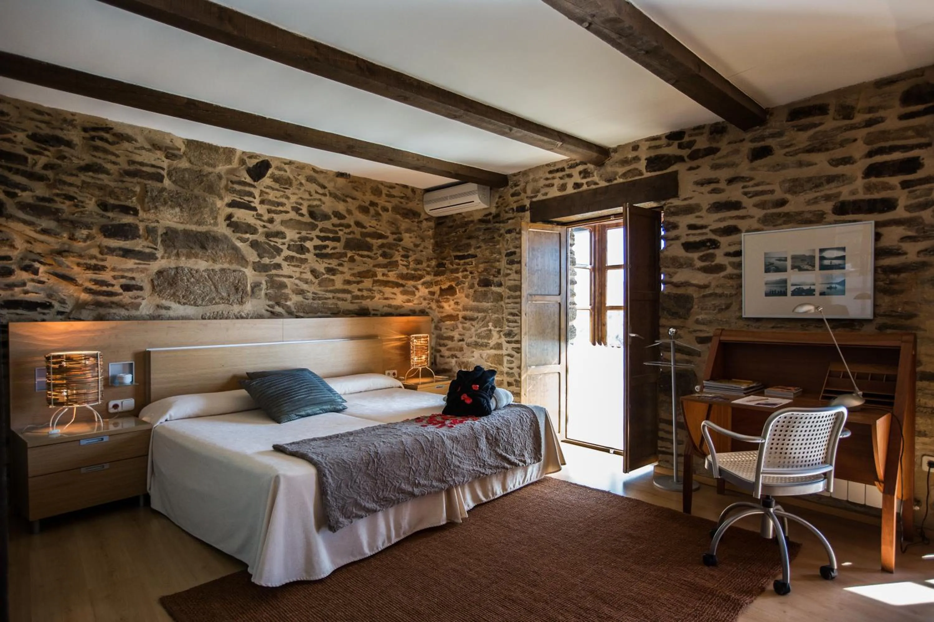 Photo of the whole room, Bed in Posada Real La Carteria