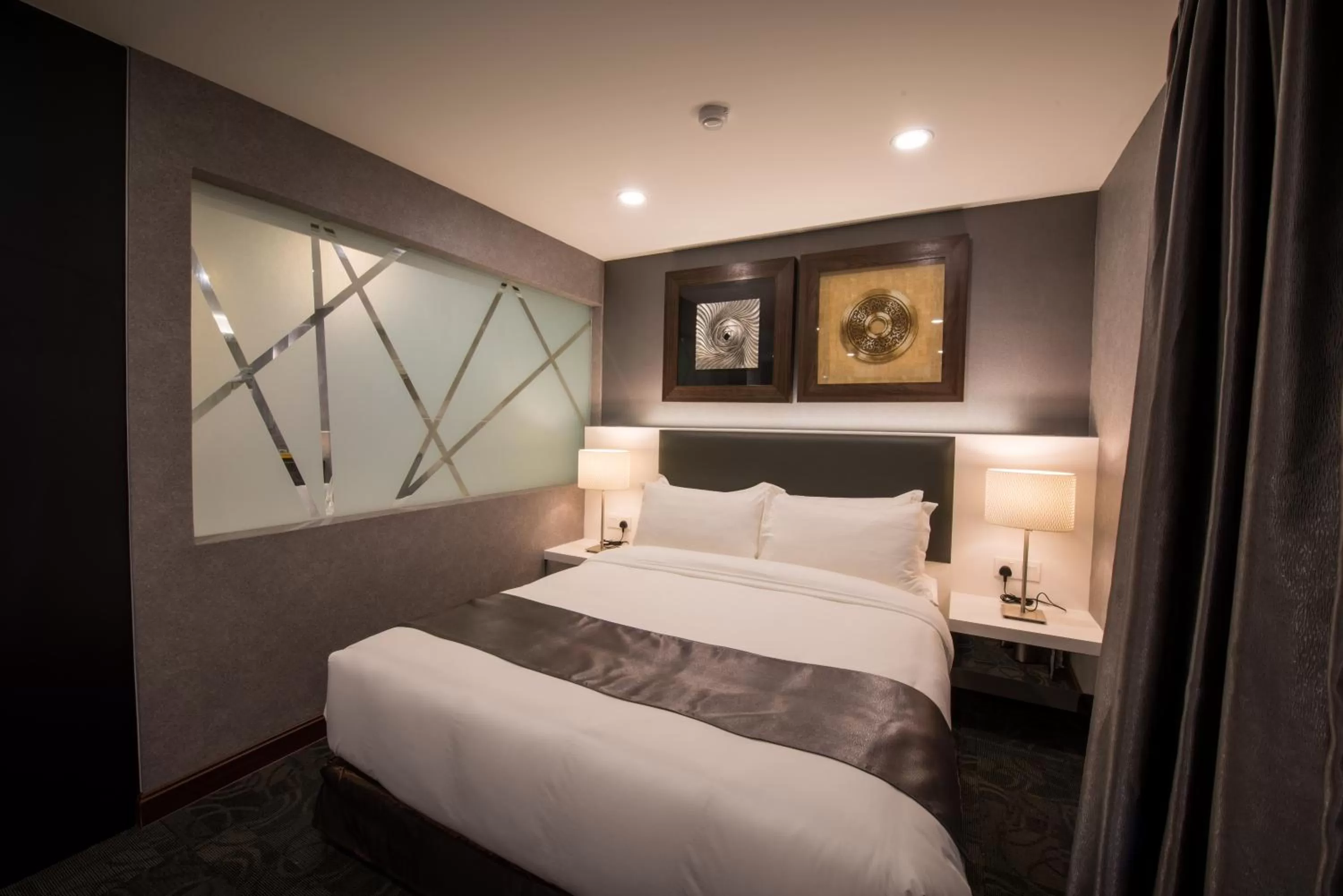 Bedroom, Bed in Asiatic Hotel