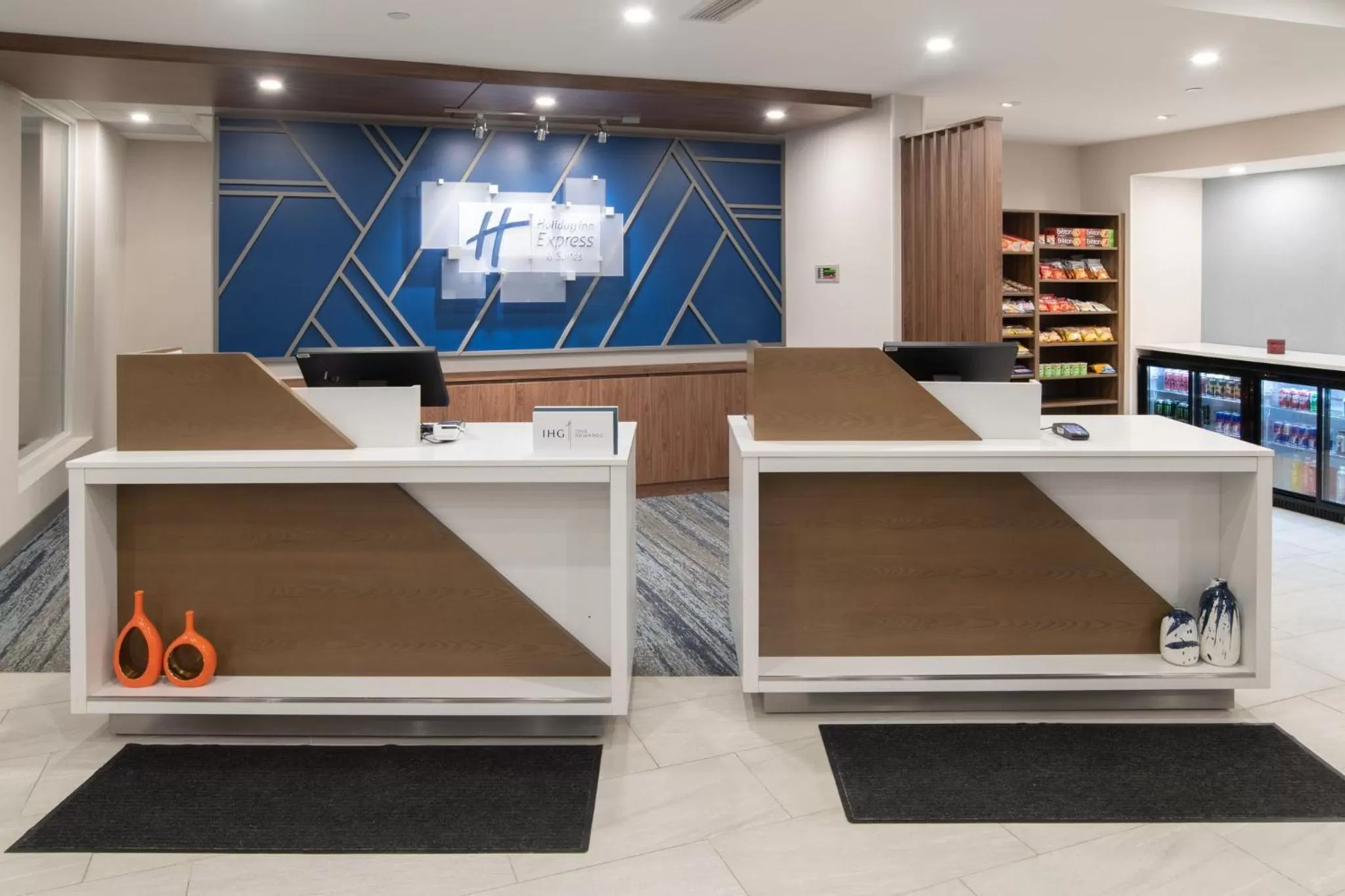 Lobby or reception in Holiday Inn Express & Suites - Moose Jaw by IHG