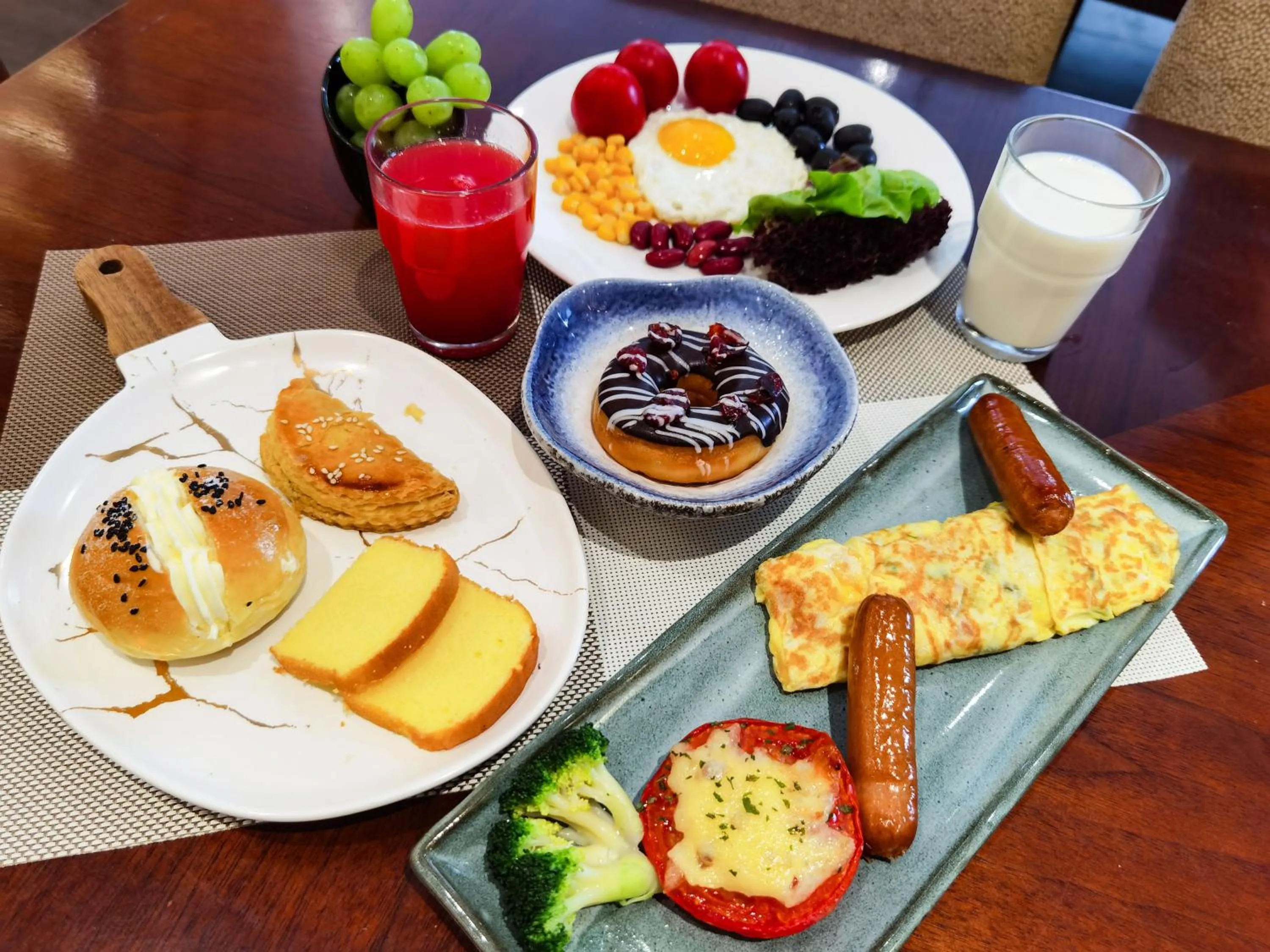 Breakfast in Holiday Inn Taicang City Centre by IHG