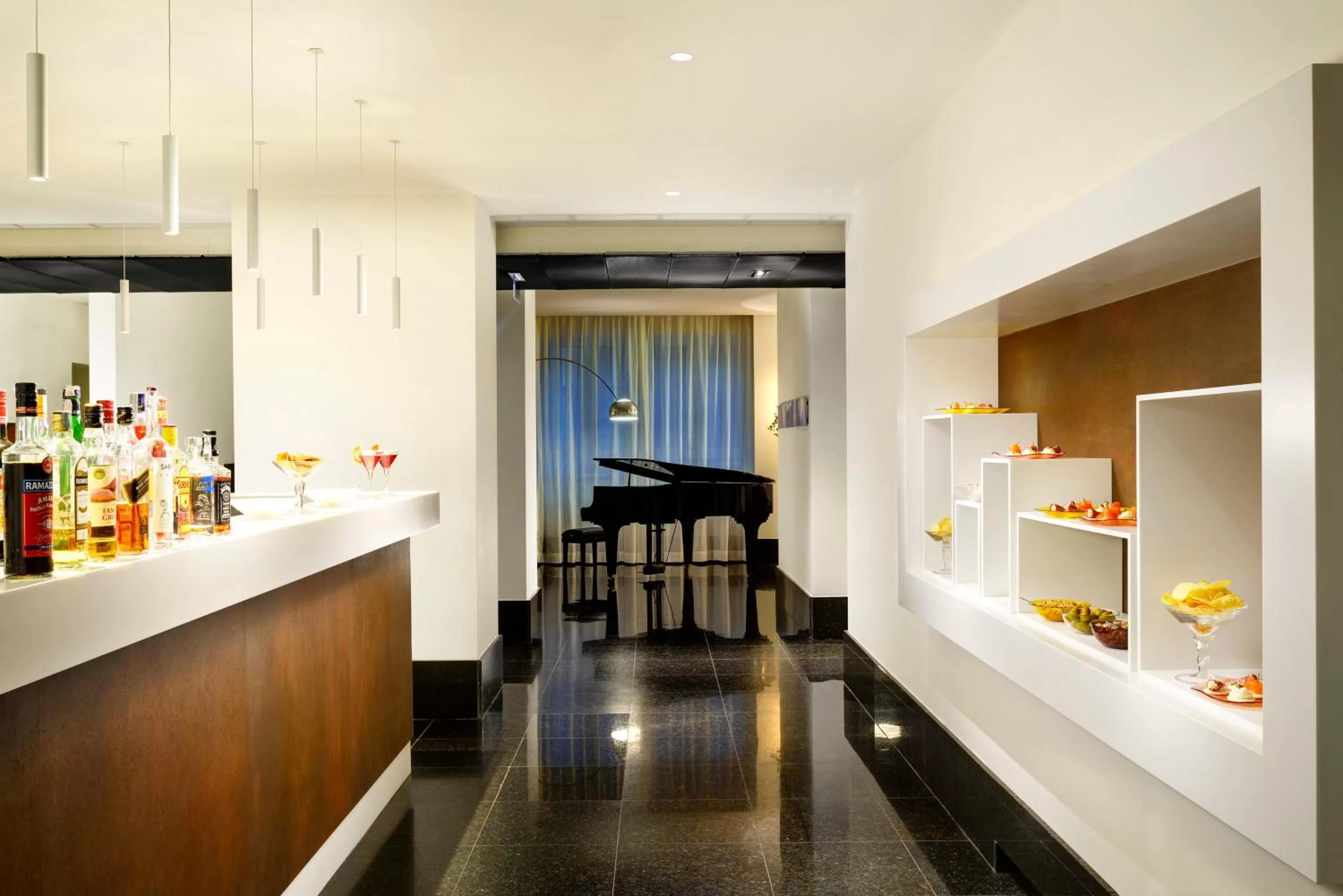 Lounge or bar in UNA Hotels Century Milano