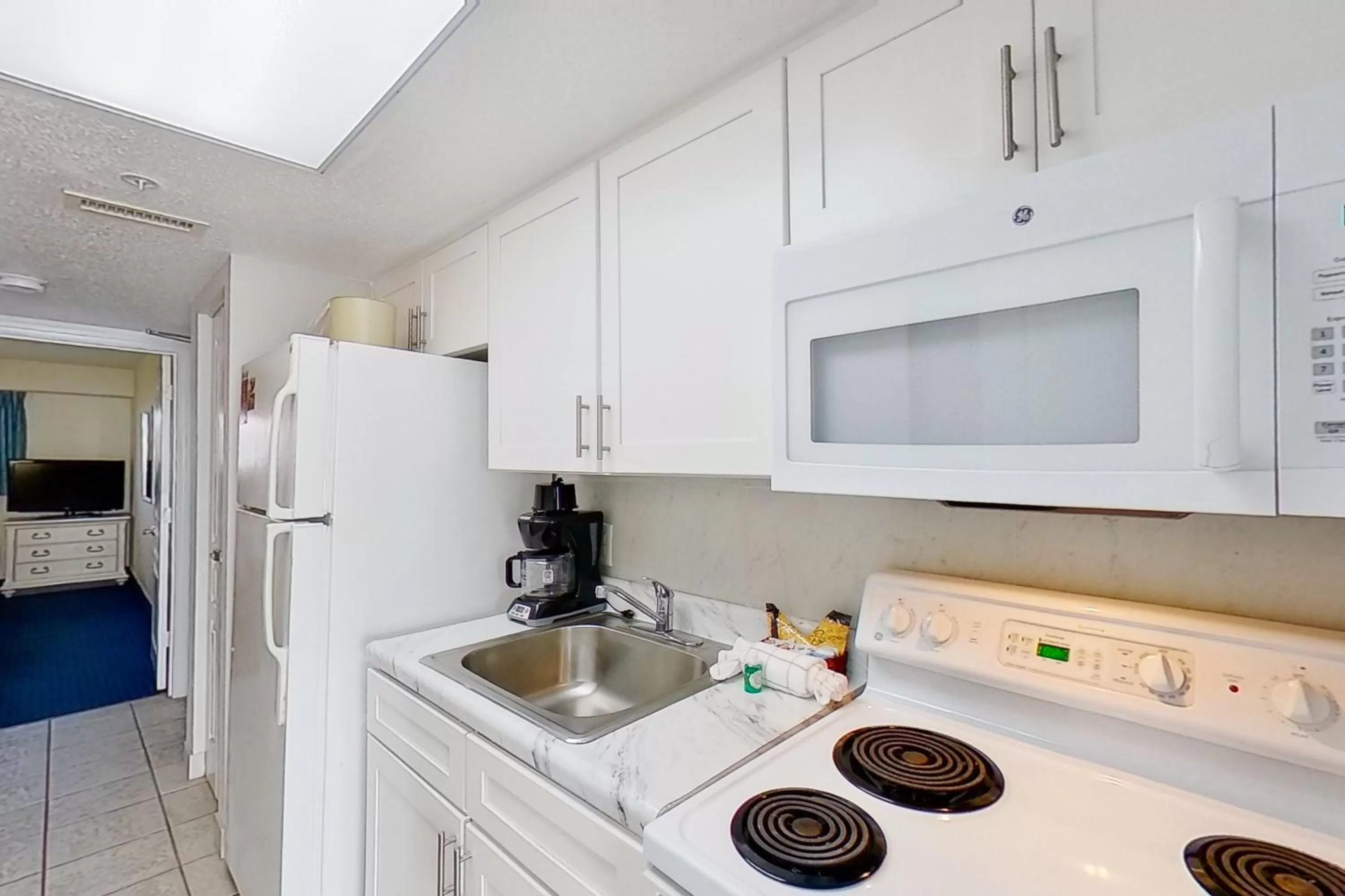 Kitchen/Kitchenette in Bay Watch 0536