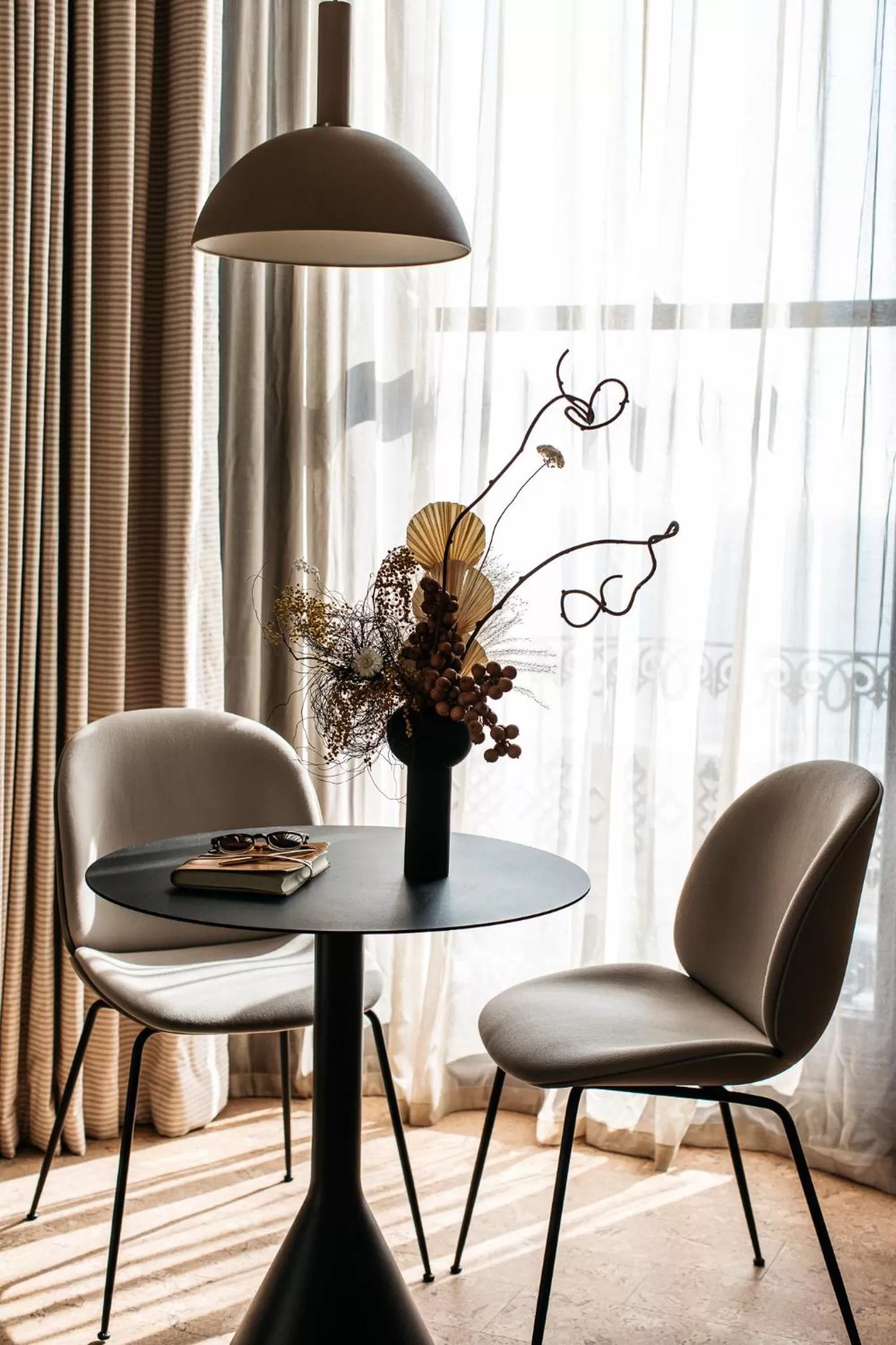 Seating area in Port Hotel