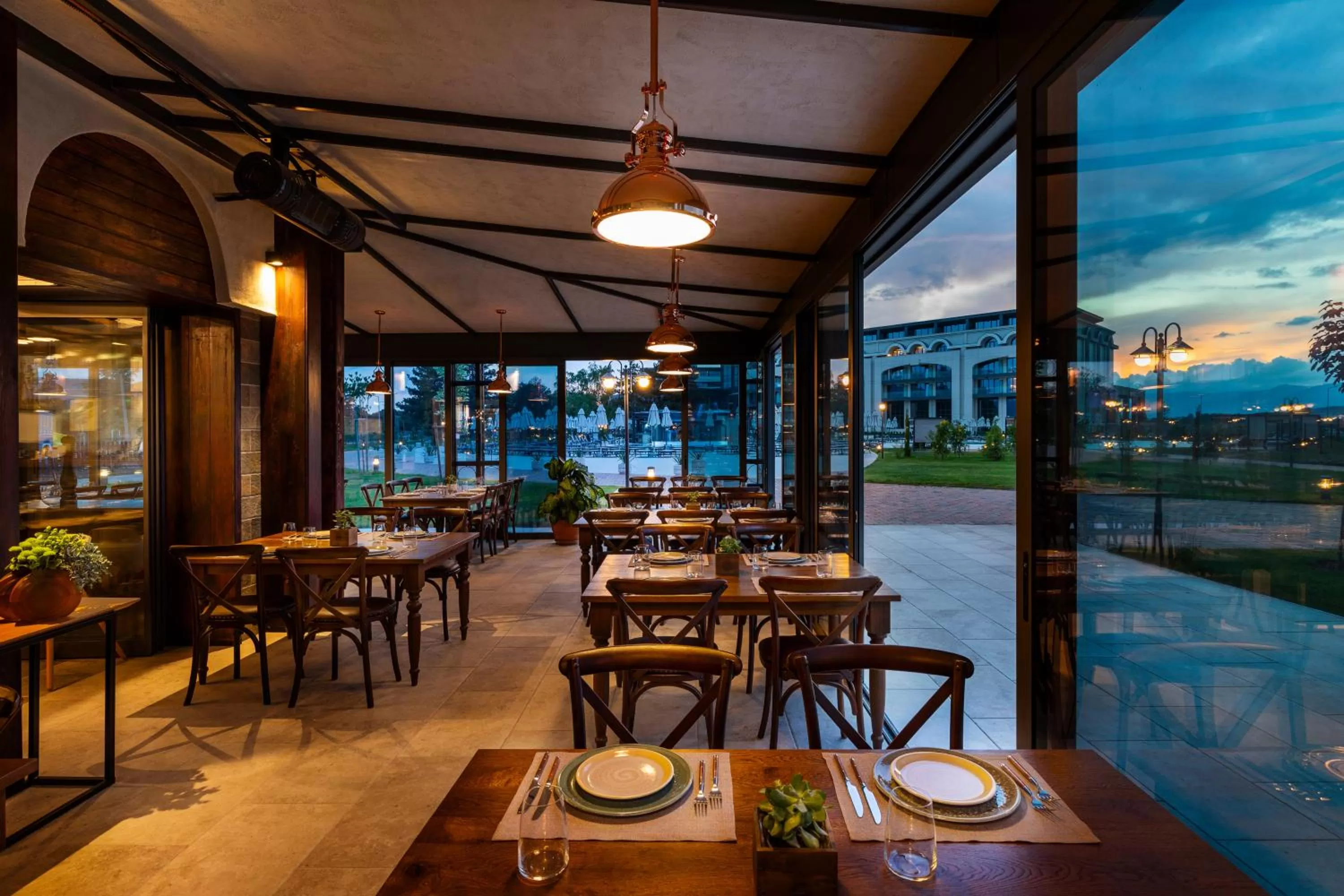 Restaurant/places to eat in Kings' Valley Medical & Spa Hotel