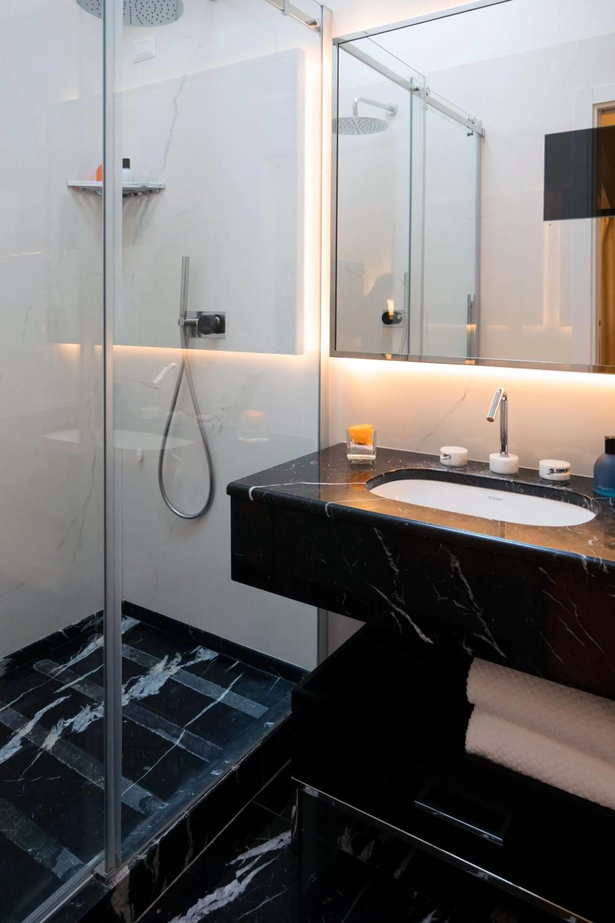 Bathroom in Elizabeth Unique Hotel | a Member of Design Hotels™