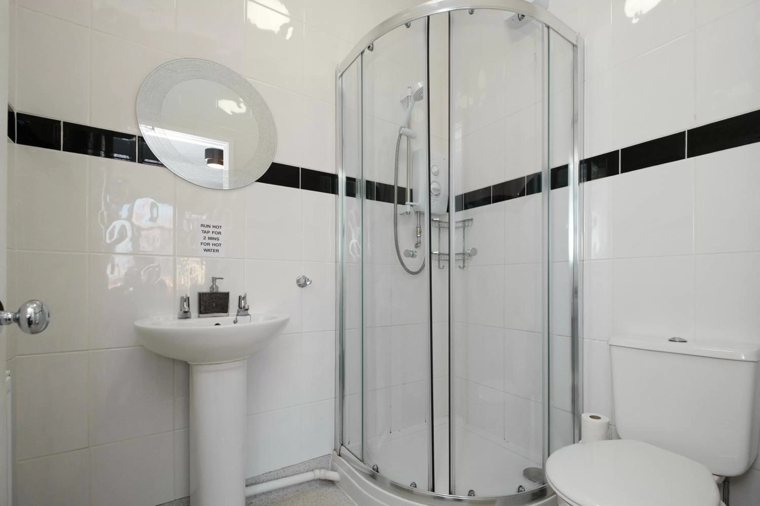 Family Room with Private Bathroom in OYO The Pickering Park Hotel