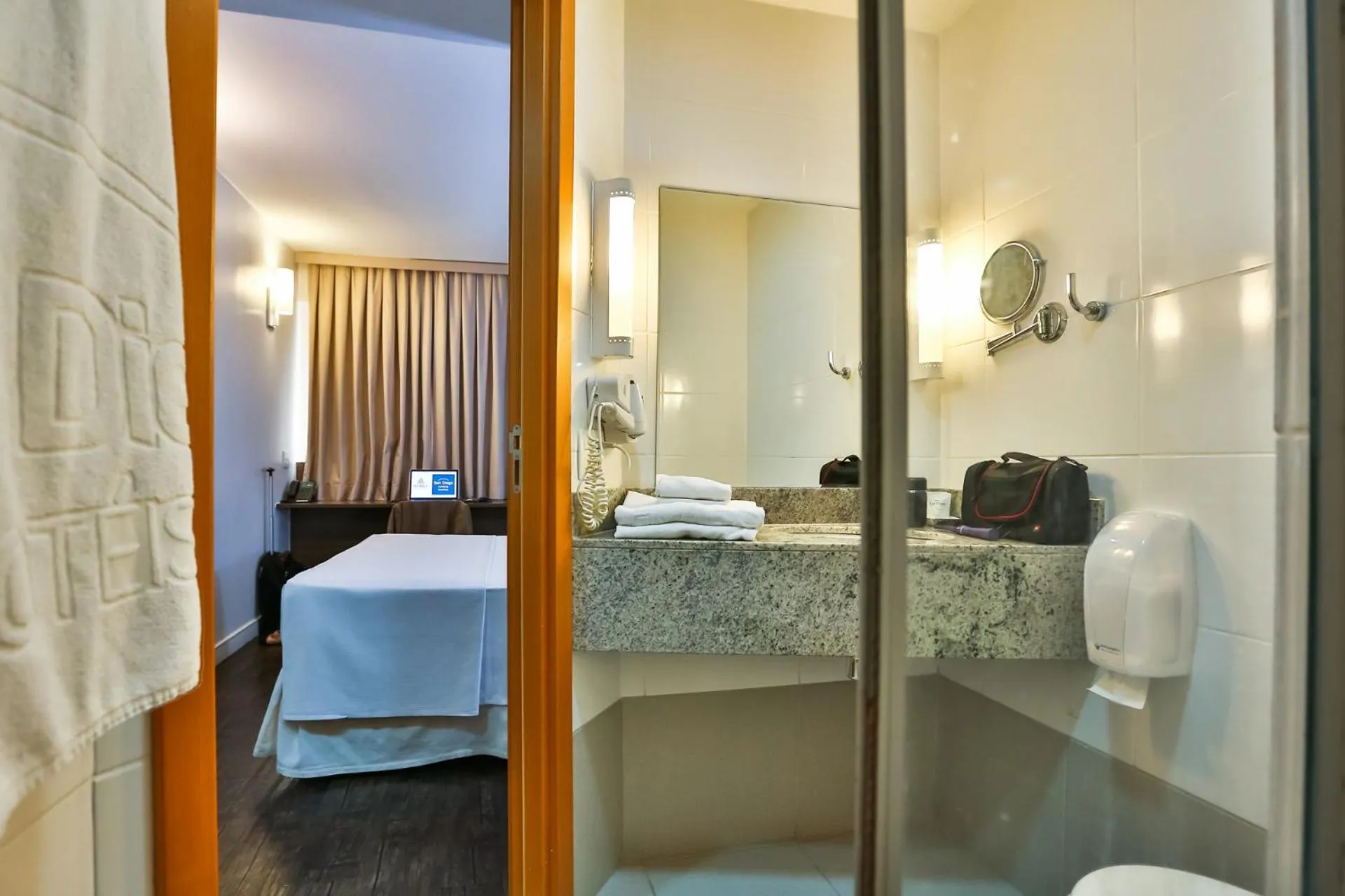 Bed in San Diego Express Barro Preto