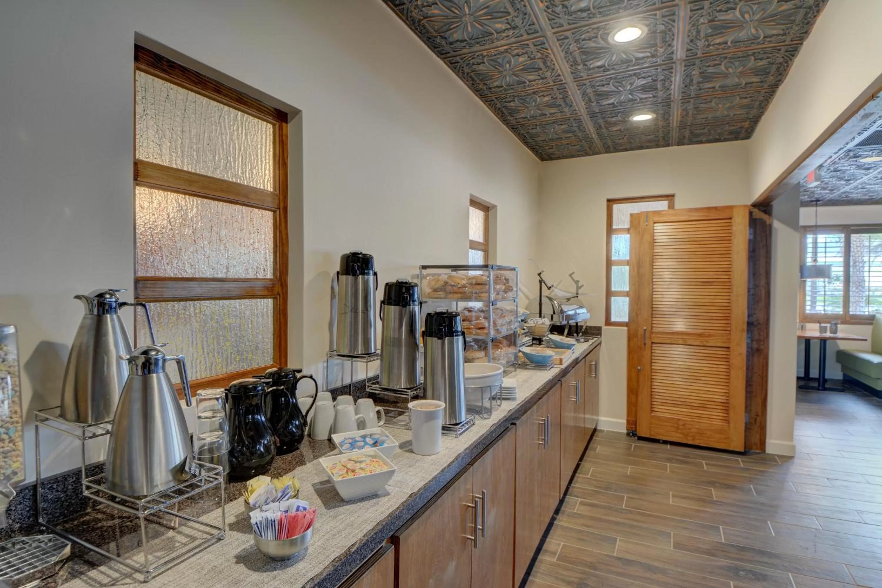 Buffet breakfast, Restaurant/Places to Eat in Melbourne All Suites Inn near I95