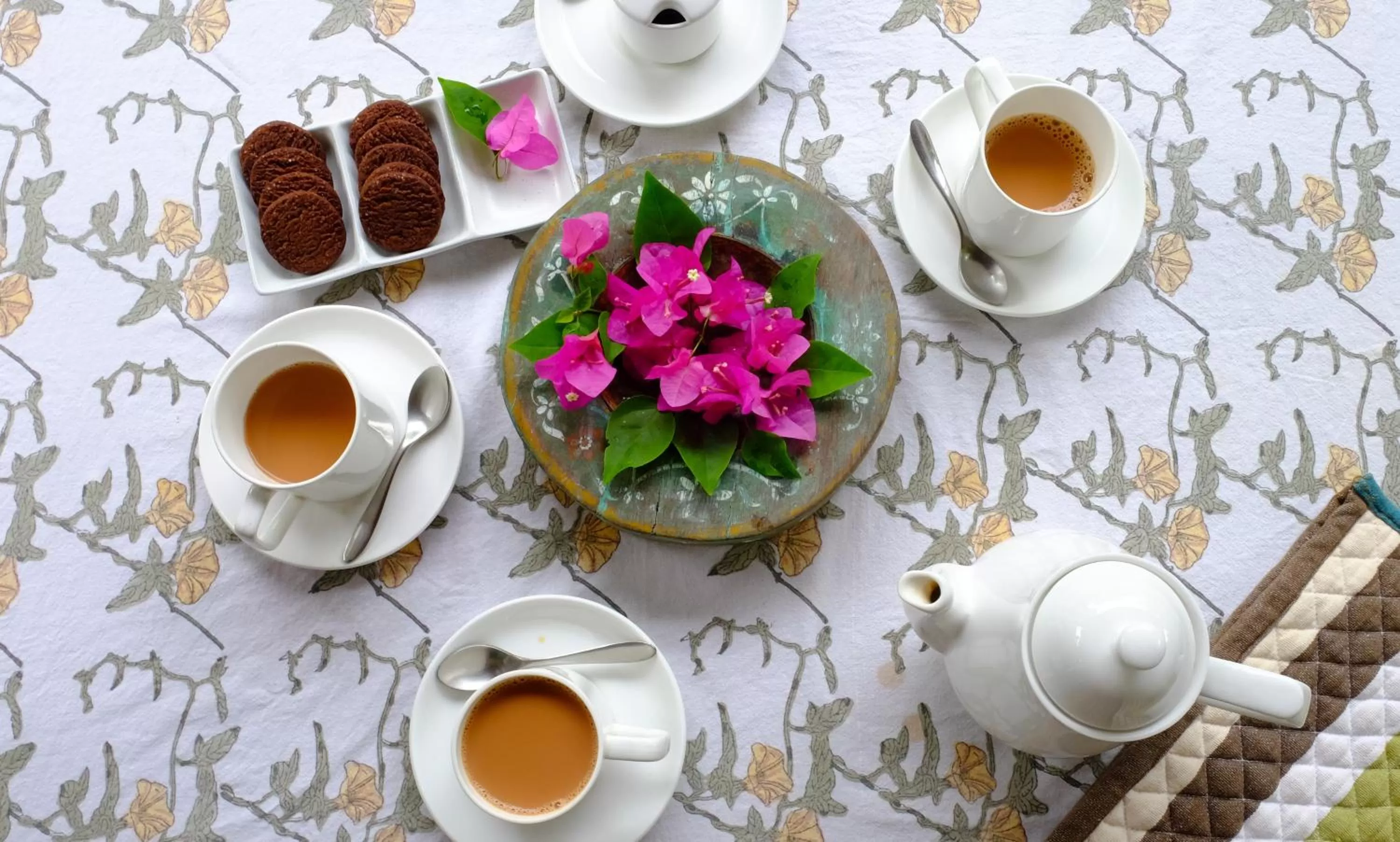 Drinks, Breakfast in Villa Akasa