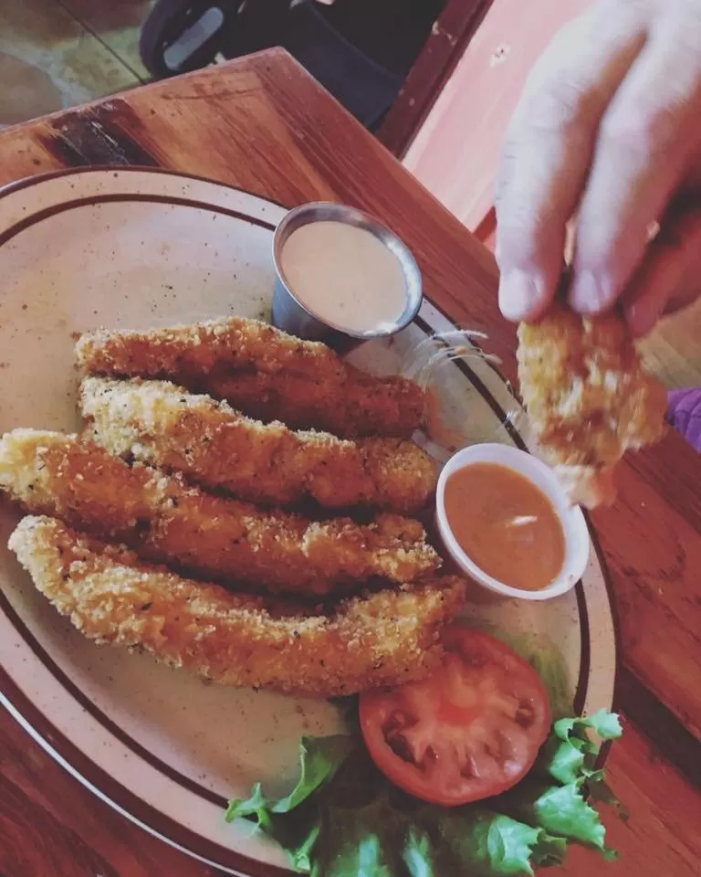 Food and drinks in Howard Johnson by Wyndham Raton