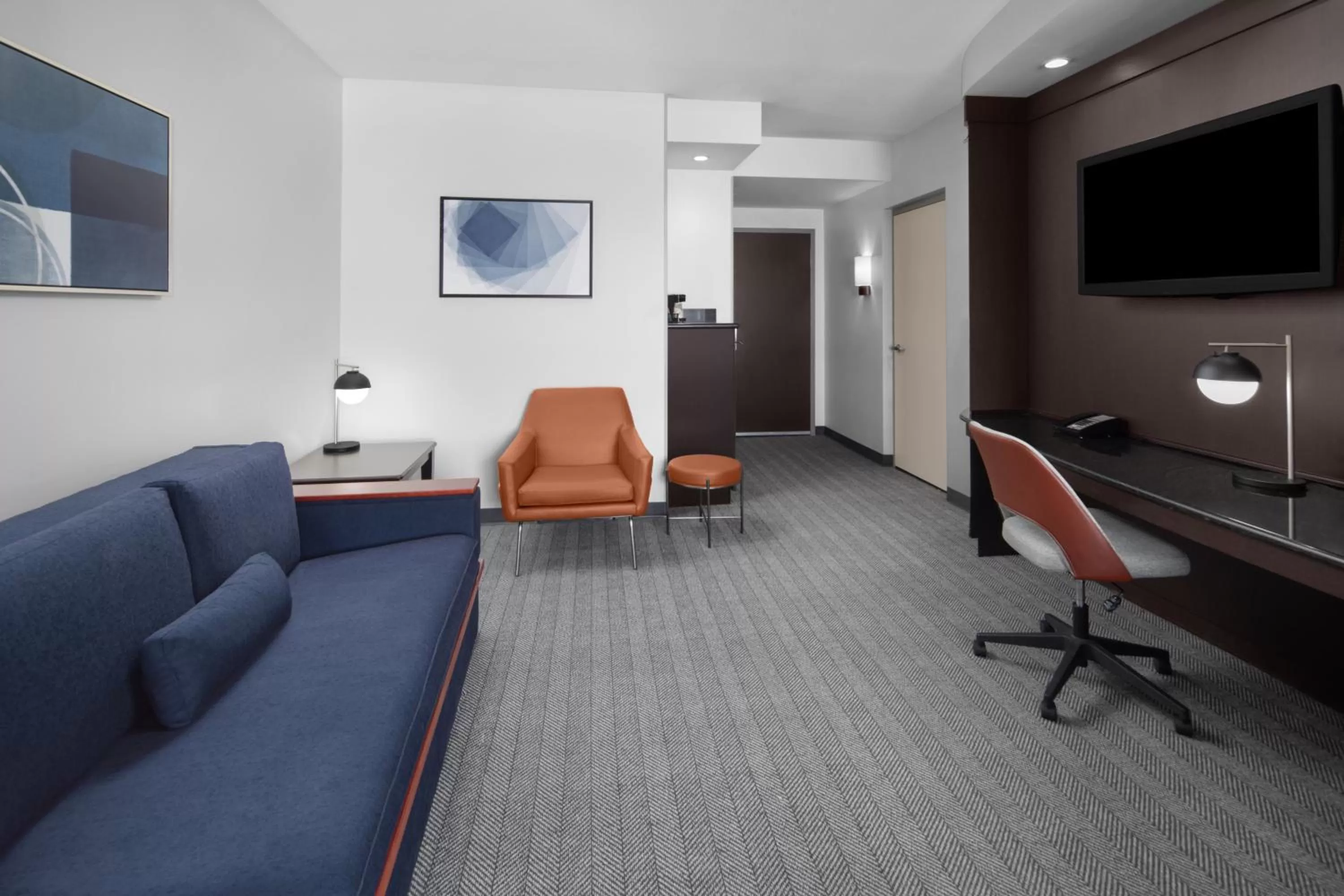 Living room in Courtyard Cleveland University Circle