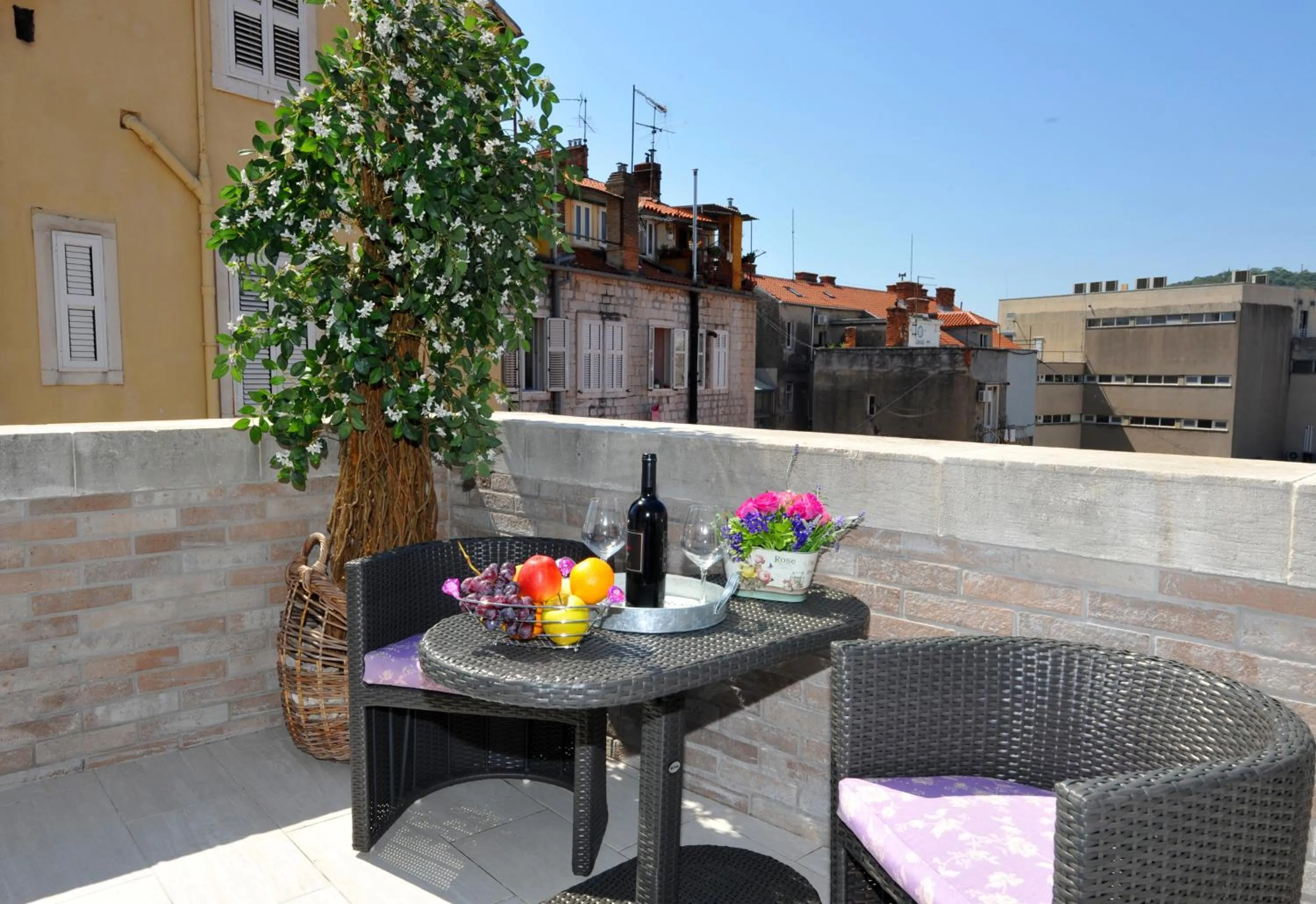 Day in Luxury Rooms Nirvana