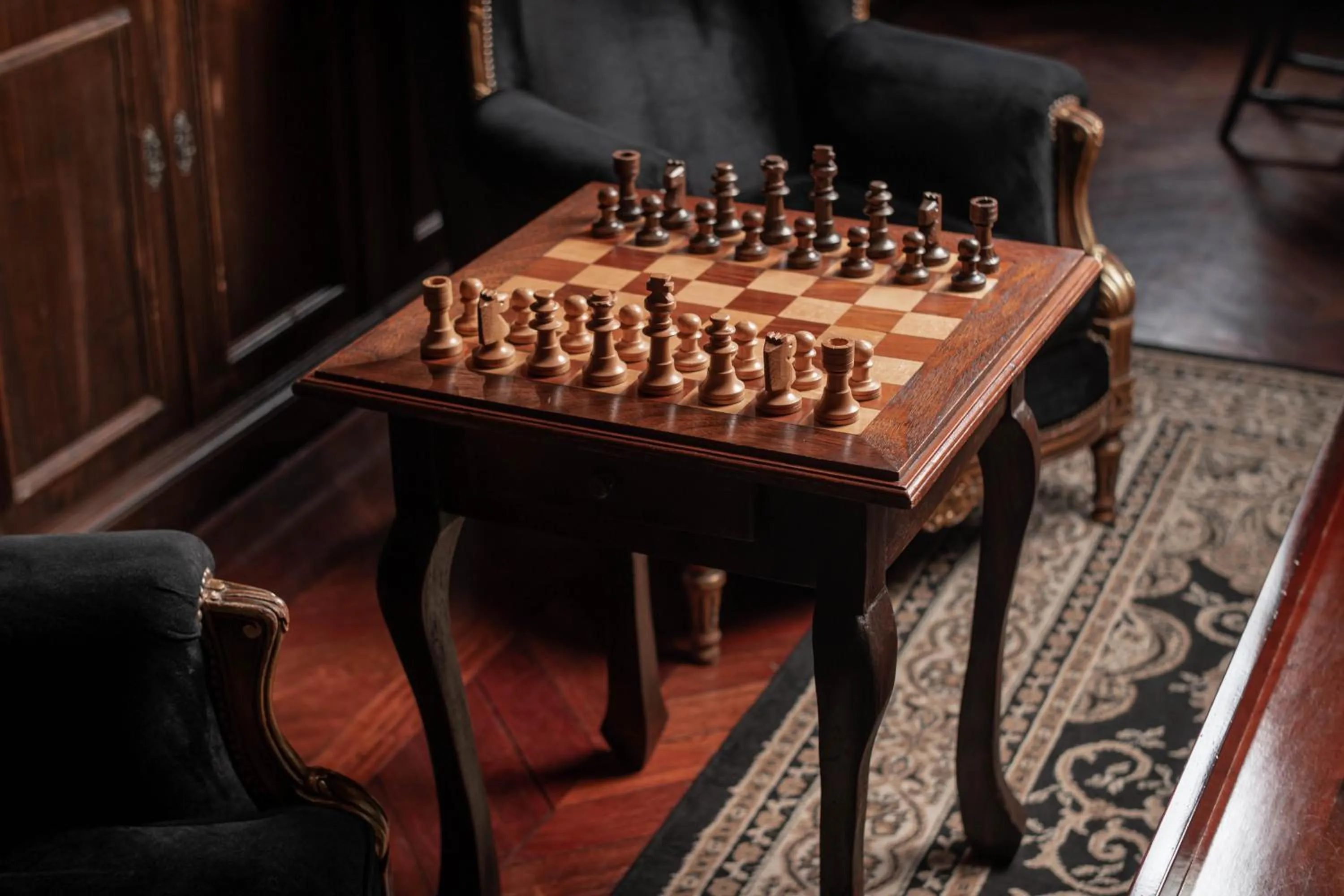 Library in Factoria Hotel